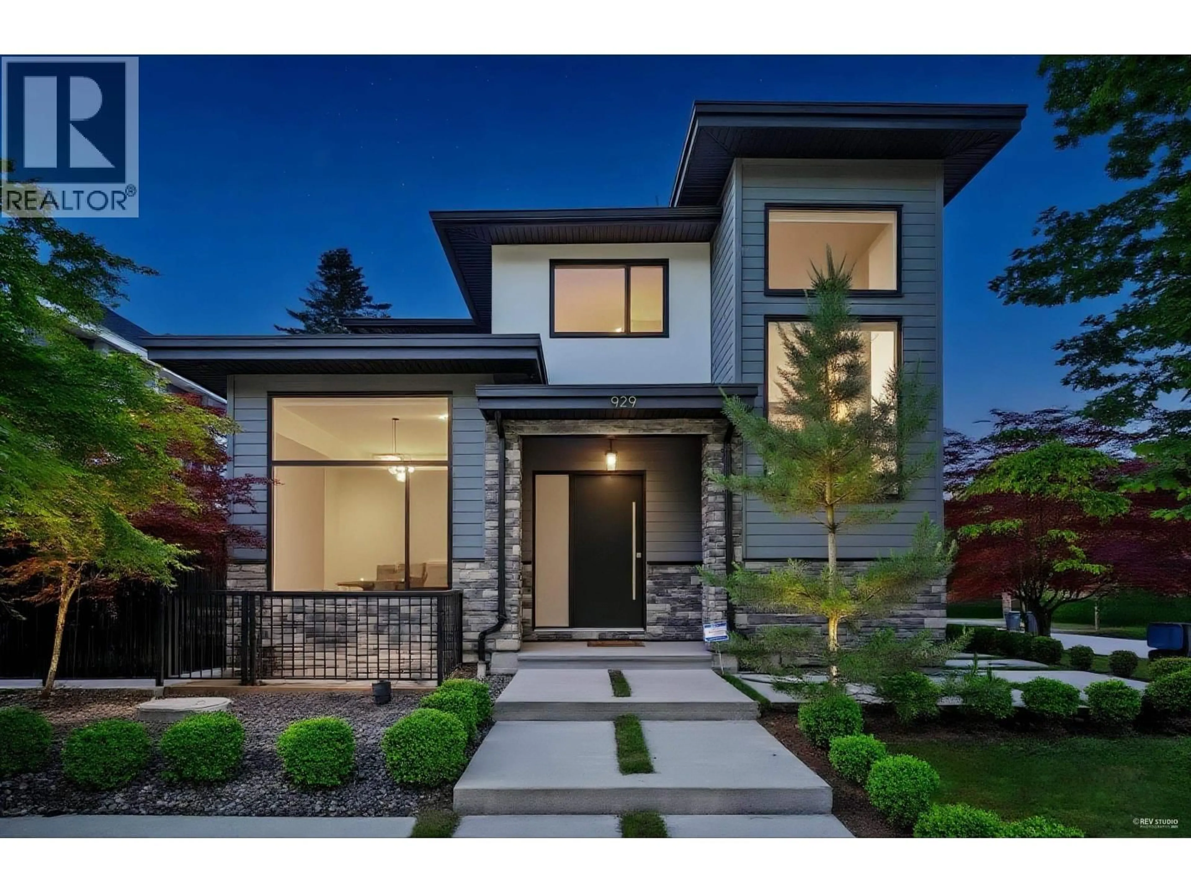 Home with brick exterior material, street for 929 FOURTH STREET, New Westminster British Columbia V3L2X1