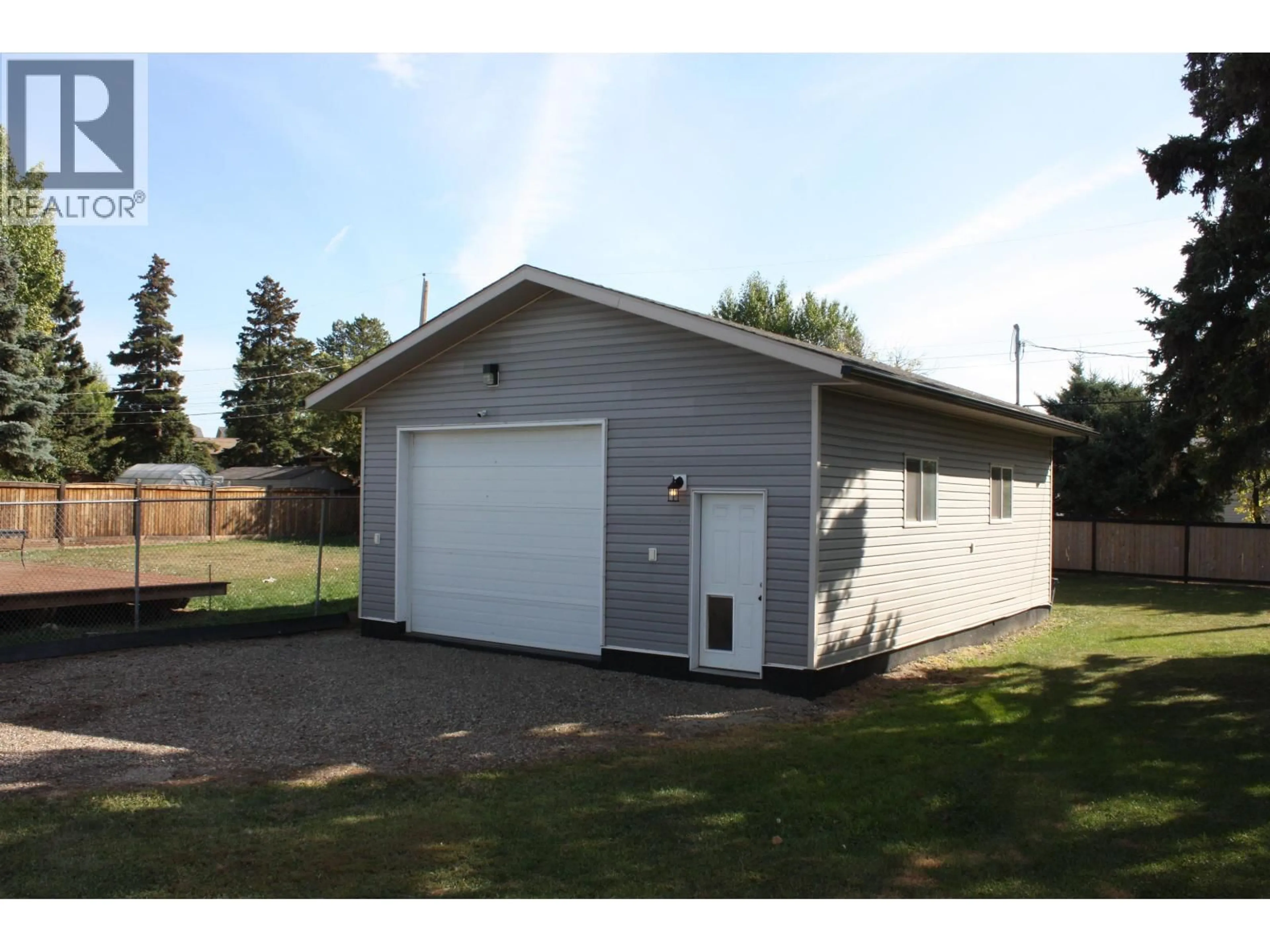 Indoor garage for 9407 112 AVENUE, Fort St. John British Columbia V1J2V8