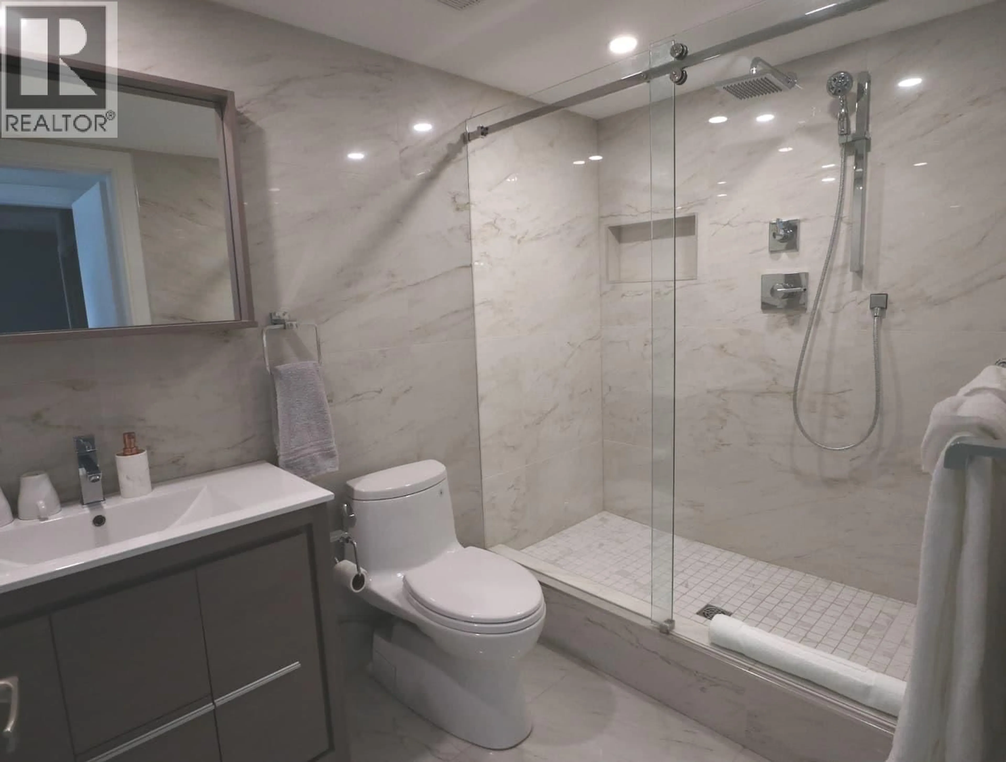 Standard bathroom, ceramic/tile floor for 2507 - 689 ABBOTT STREET, Vancouver British Columbia V6B0J2
