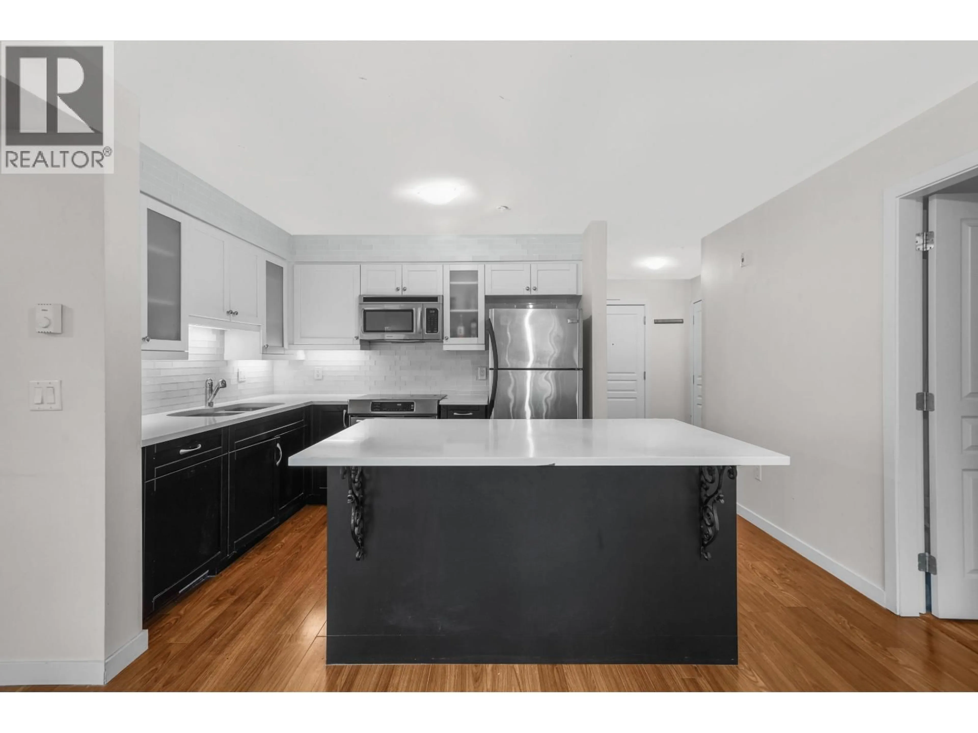 Open concept kitchen, unknown for 307 - 1969 WESTMINSTER AVENUE, Port Coquitlam British Columbia V3B1E7