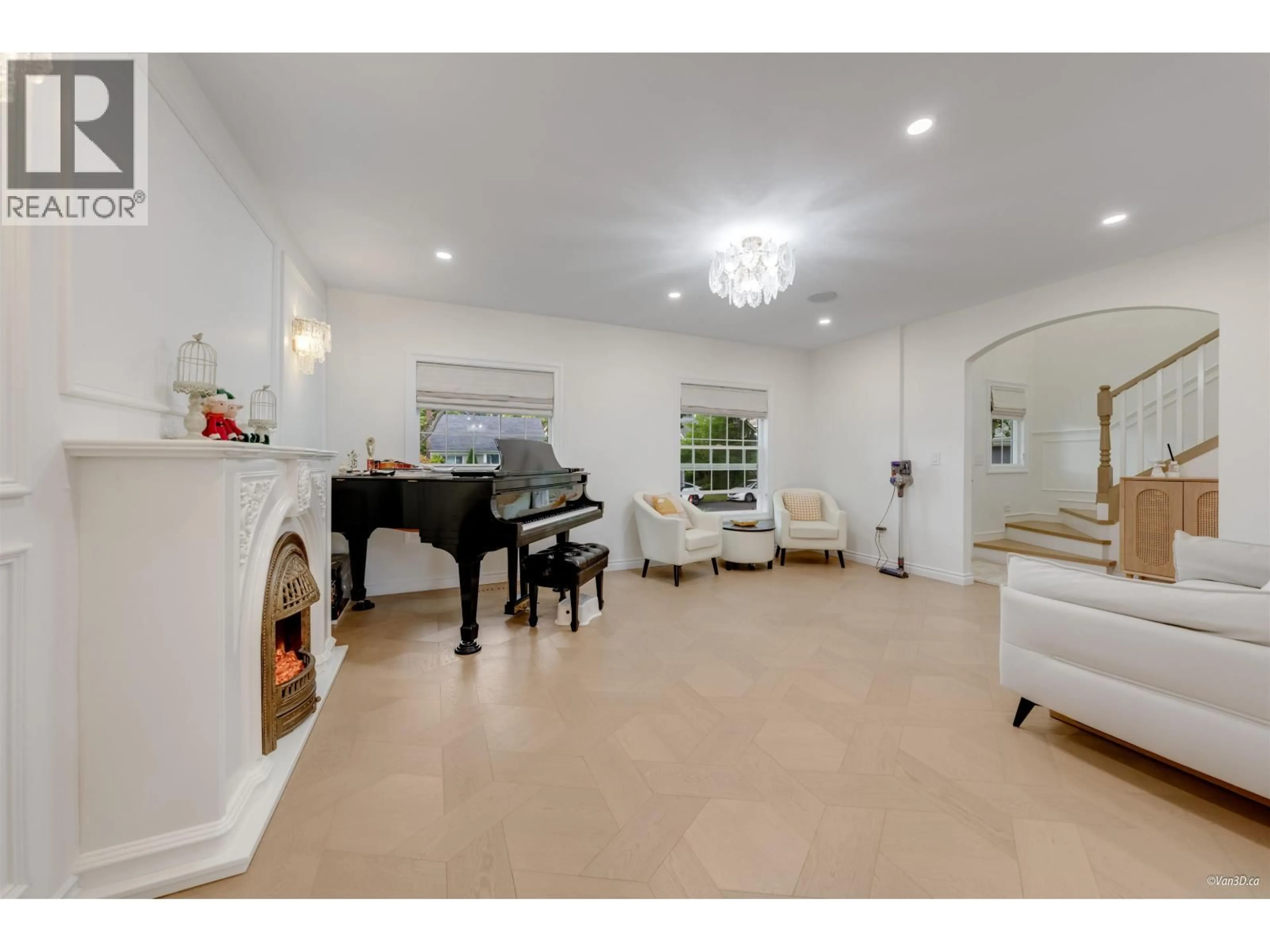 Unknown for 2966 32ND AVENUE, Vancouver British Columbia V6L2B7