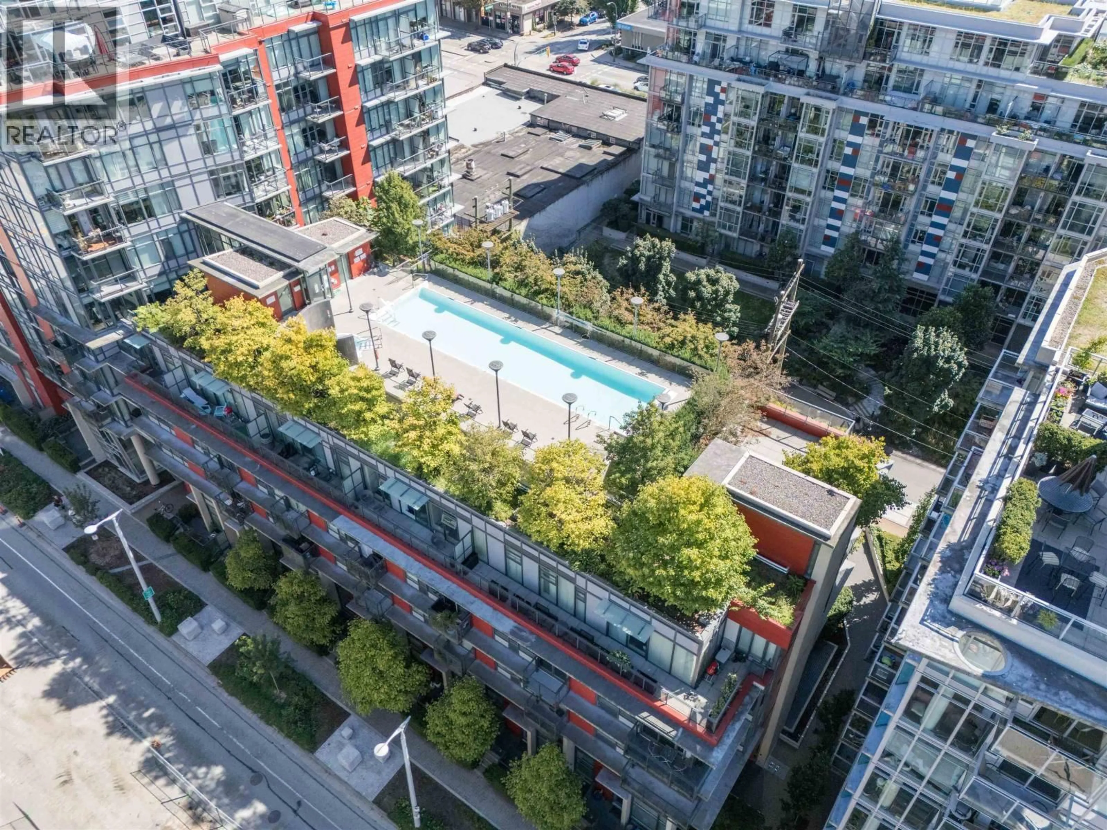 A pic from outside/outdoor area/front of a property/back of a property/a pic from drone, city buildings view from balcony for 515 - 38 1ST AVENUE, Vancouver British Columbia V5Y0K3