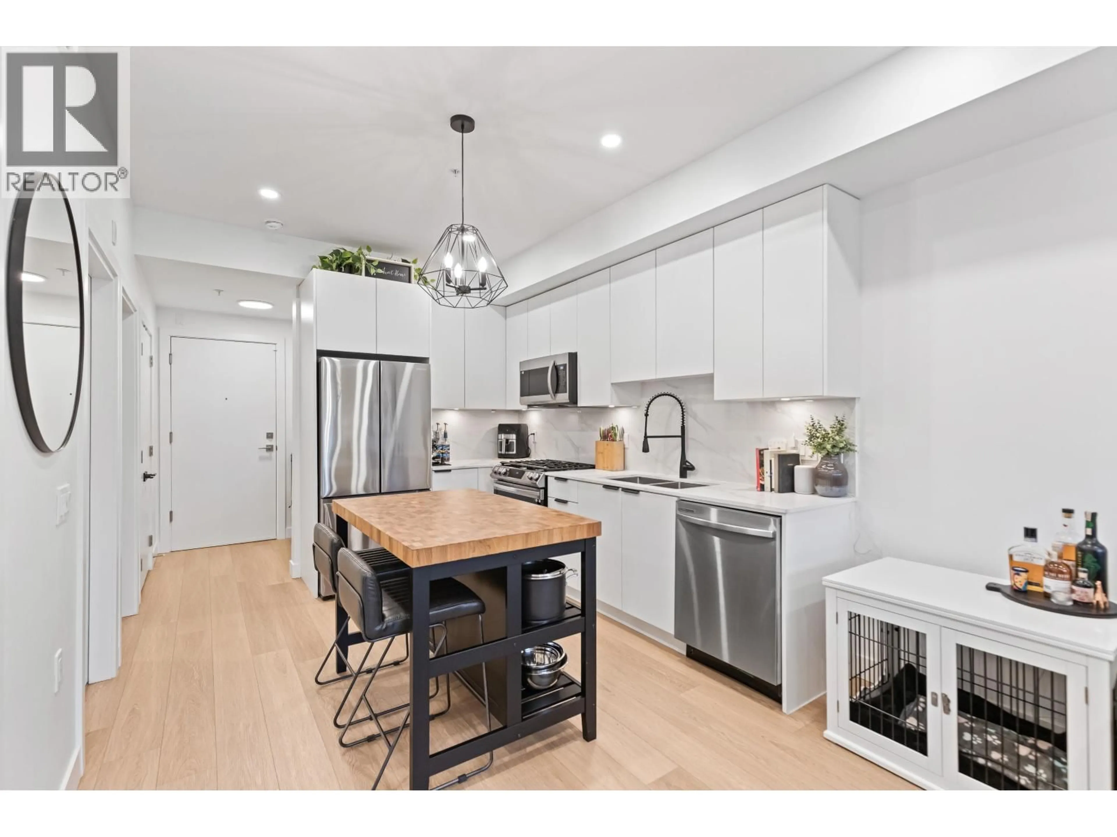 Open concept kitchen, unknown for 204 - 2331 KELLY AVENUE, Port Coquitlam British Columbia V3C1Y3