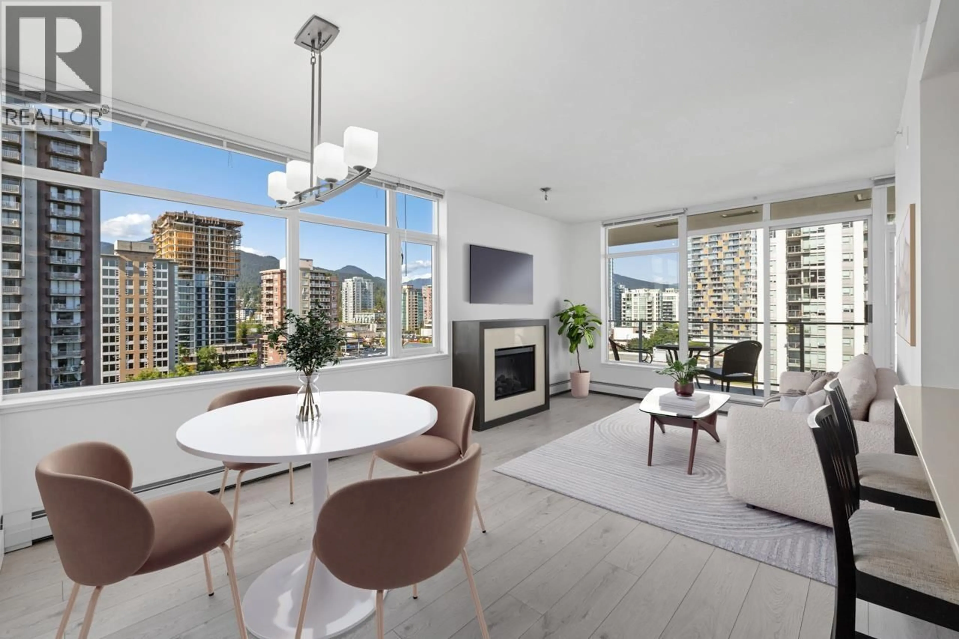 Living room with furniture, unknown for 1302 - 158 13TH STREET, North Vancouver British Columbia V7M0A7