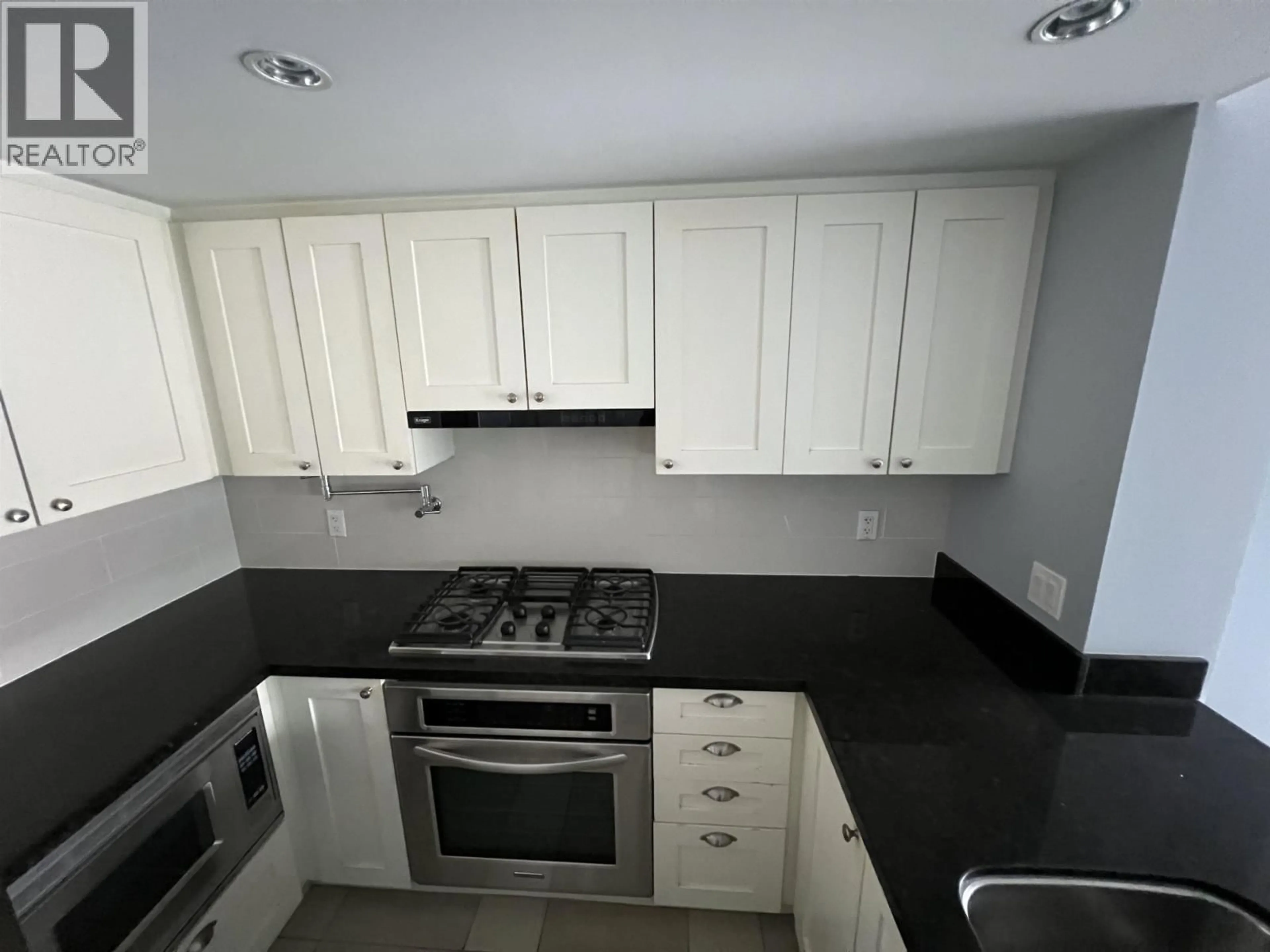 Standard kitchen, unknown for 322 - 9371 HEMLOCK DRIVE, Richmond British Columbia V6Y4K6