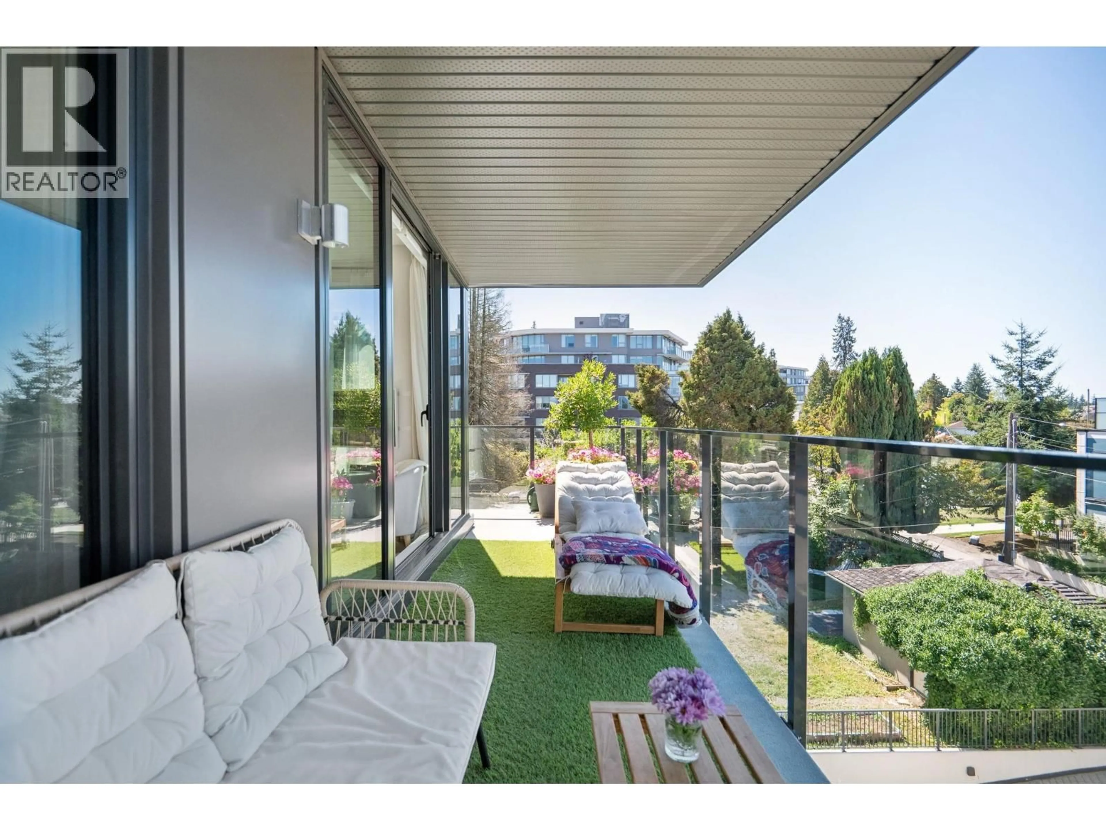 Patio, street for 510 - 4427 CAMBIE STREET, Vancouver British Columbia V5Z2Y8