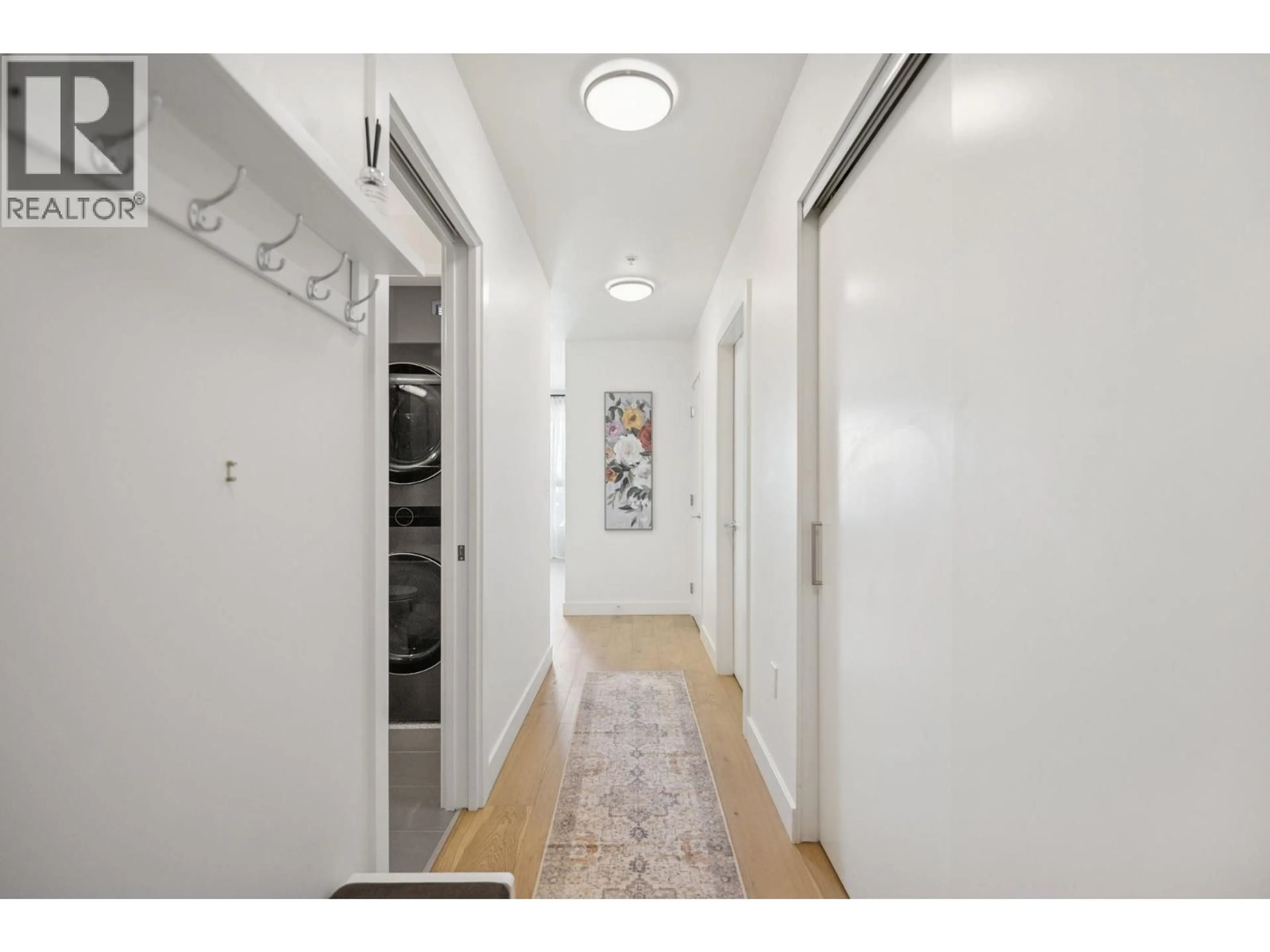 Indoor entryway for 510 - 4427 CAMBIE STREET, Vancouver British Columbia V5Z2Y8