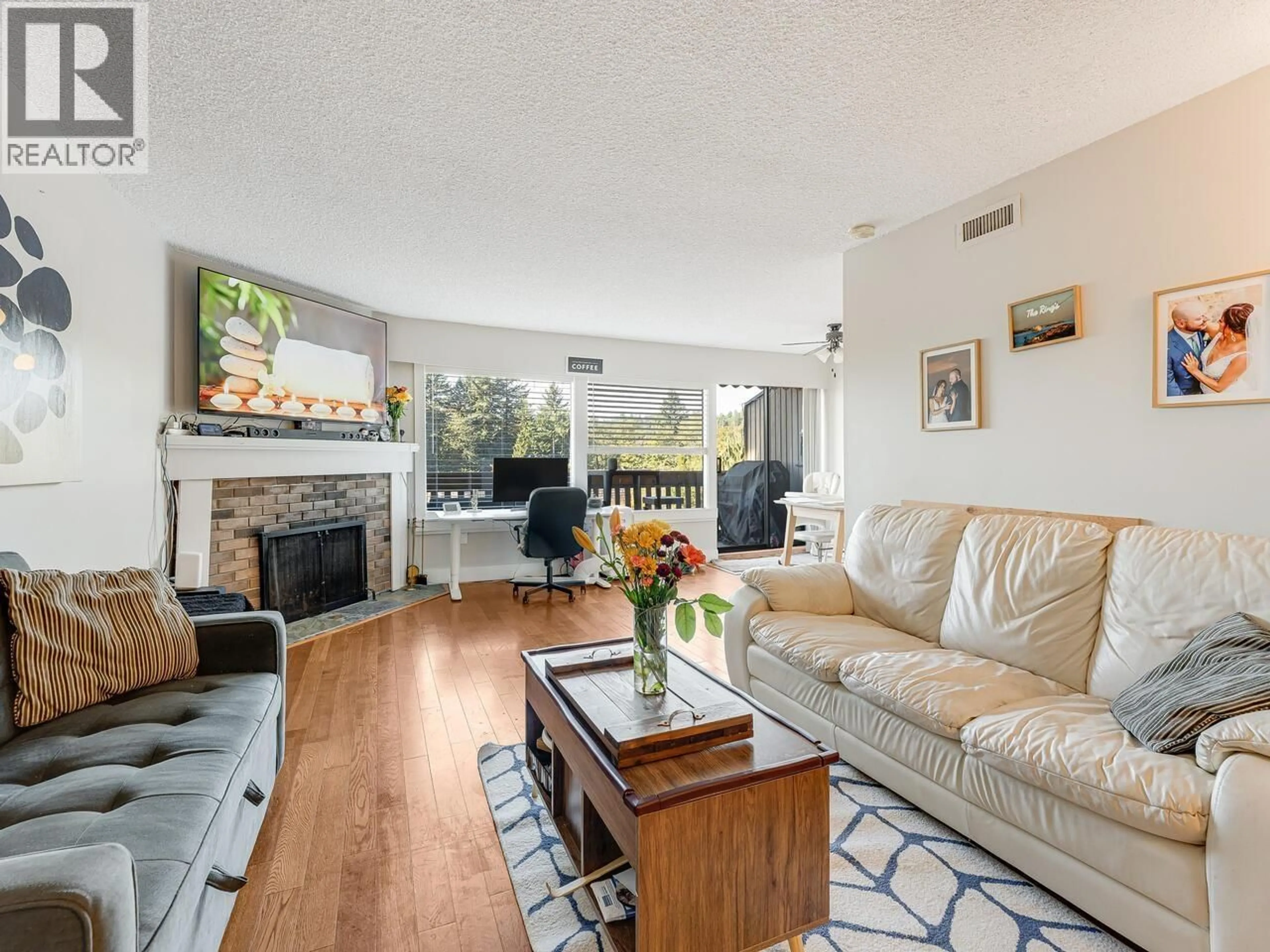 Living room with furniture, unknown for 1039 OLD LILLOOET ROAD, North Vancouver British Columbia V7J3H6