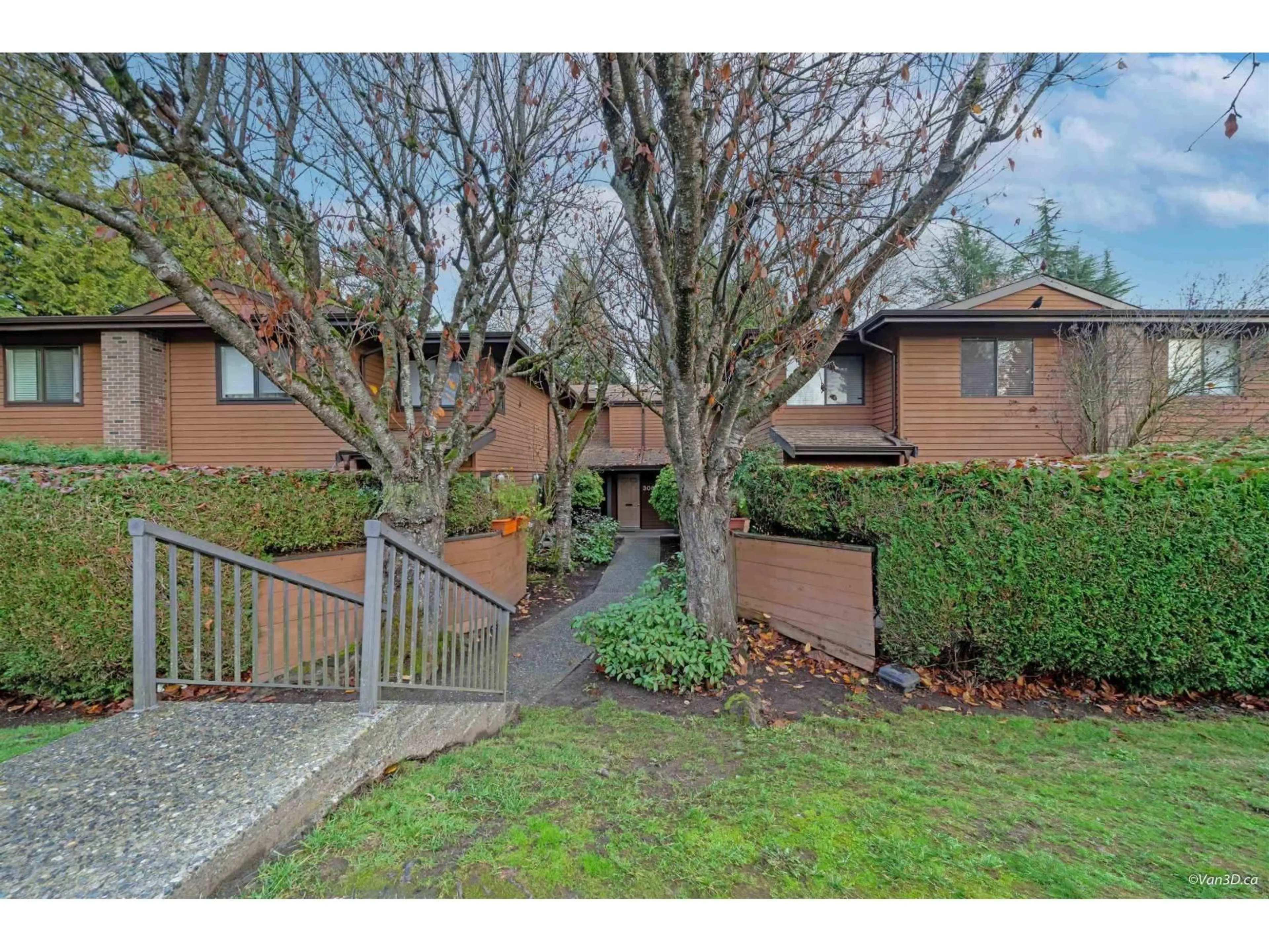 Unknown for 310 - 10620 150, Surrey British Columbia V3R7R9