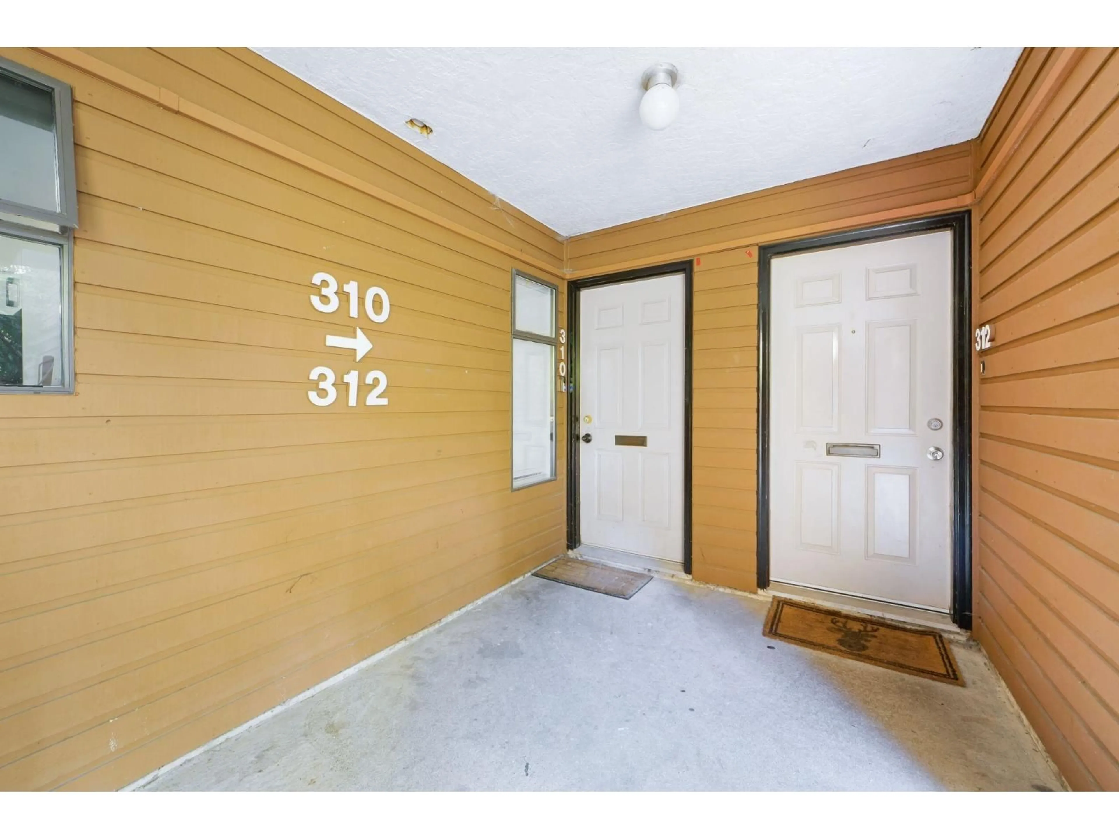 Indoor entryway for 310 - 10620 150, Surrey British Columbia V3R7R9
