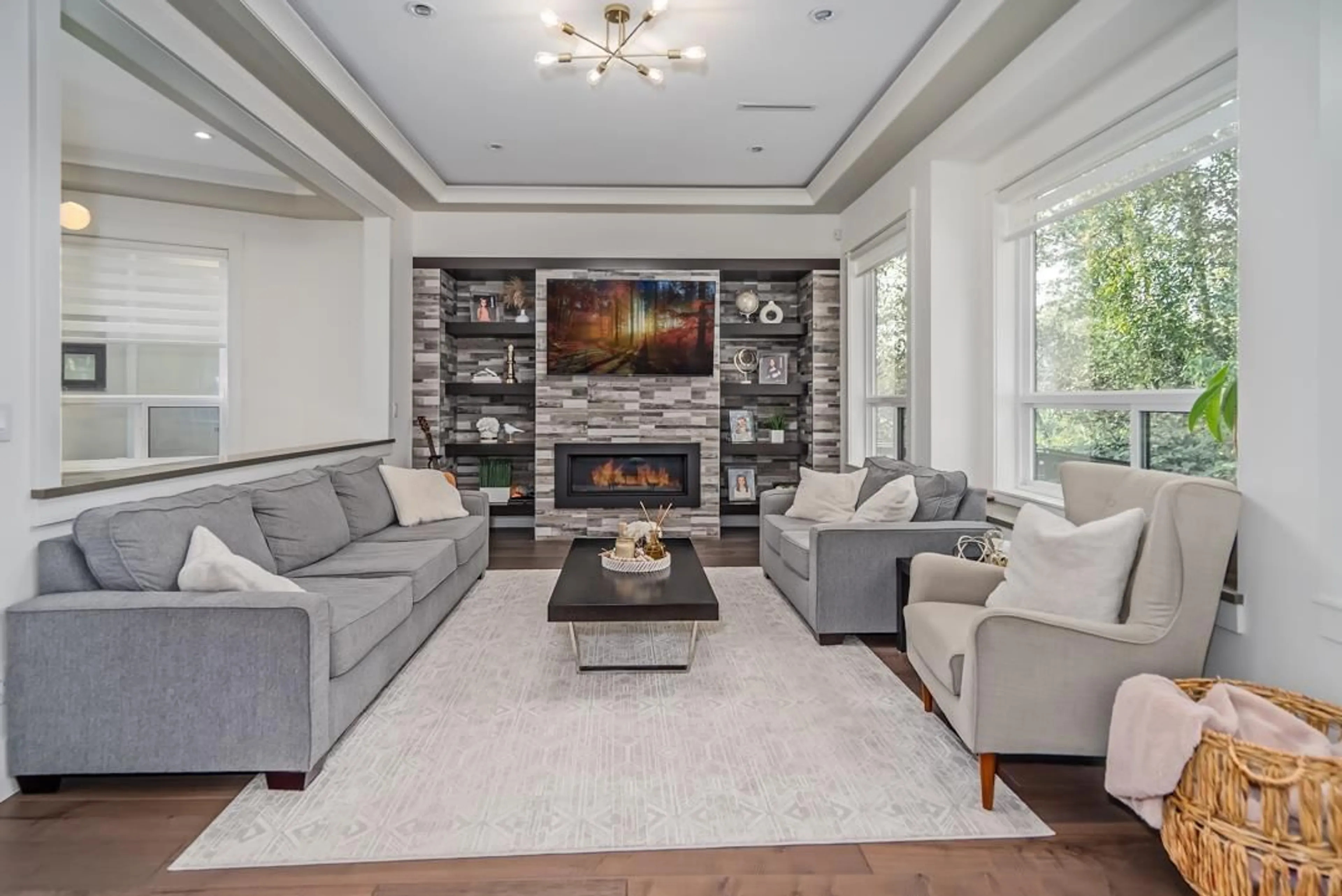 Living room with furniture, unknown for 15960 105A, Surrey British Columbia V4N3J4