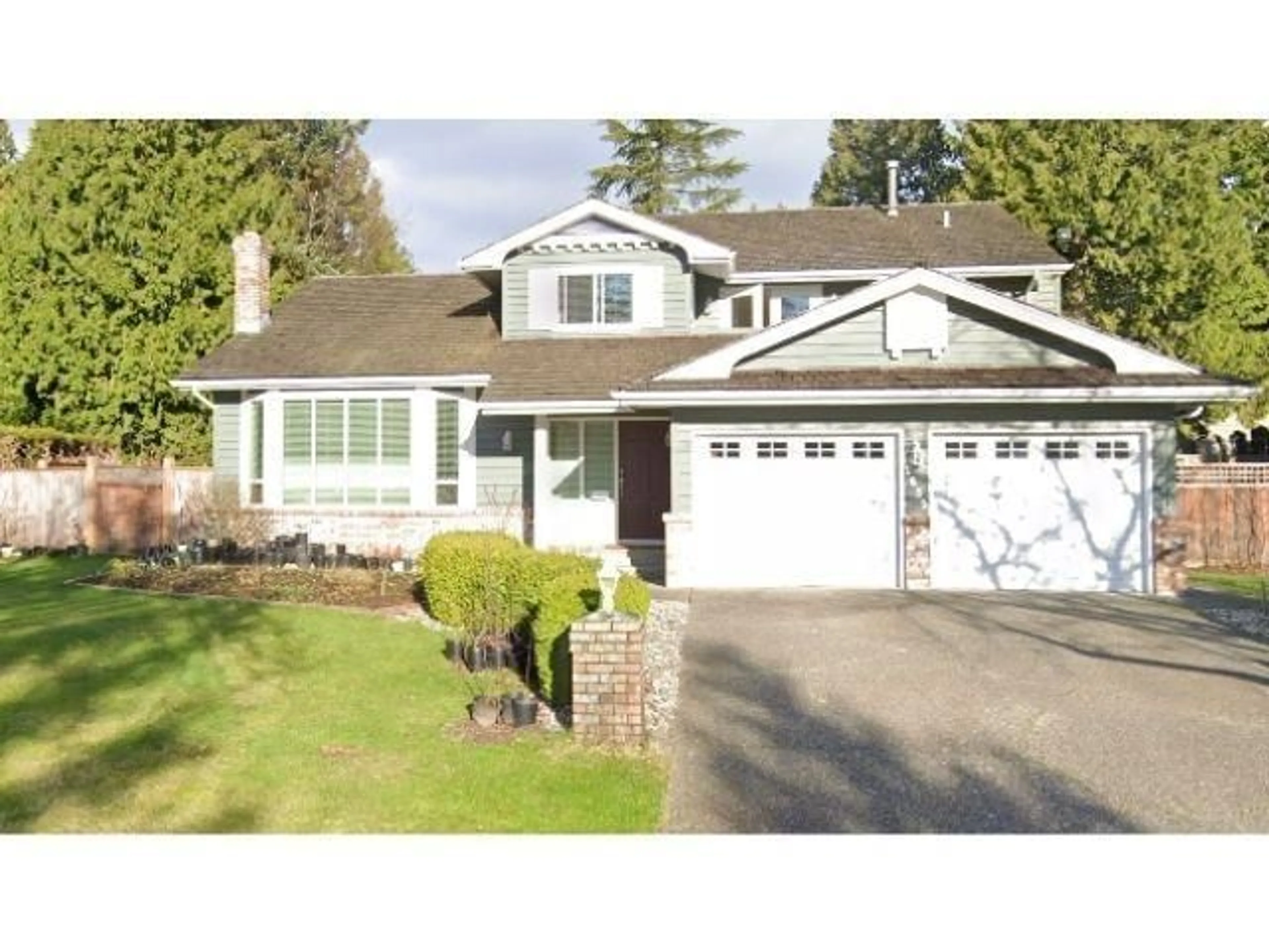 Home with vinyl exterior material, street for 1639 133A, Surrey British Columbia V4A6H5