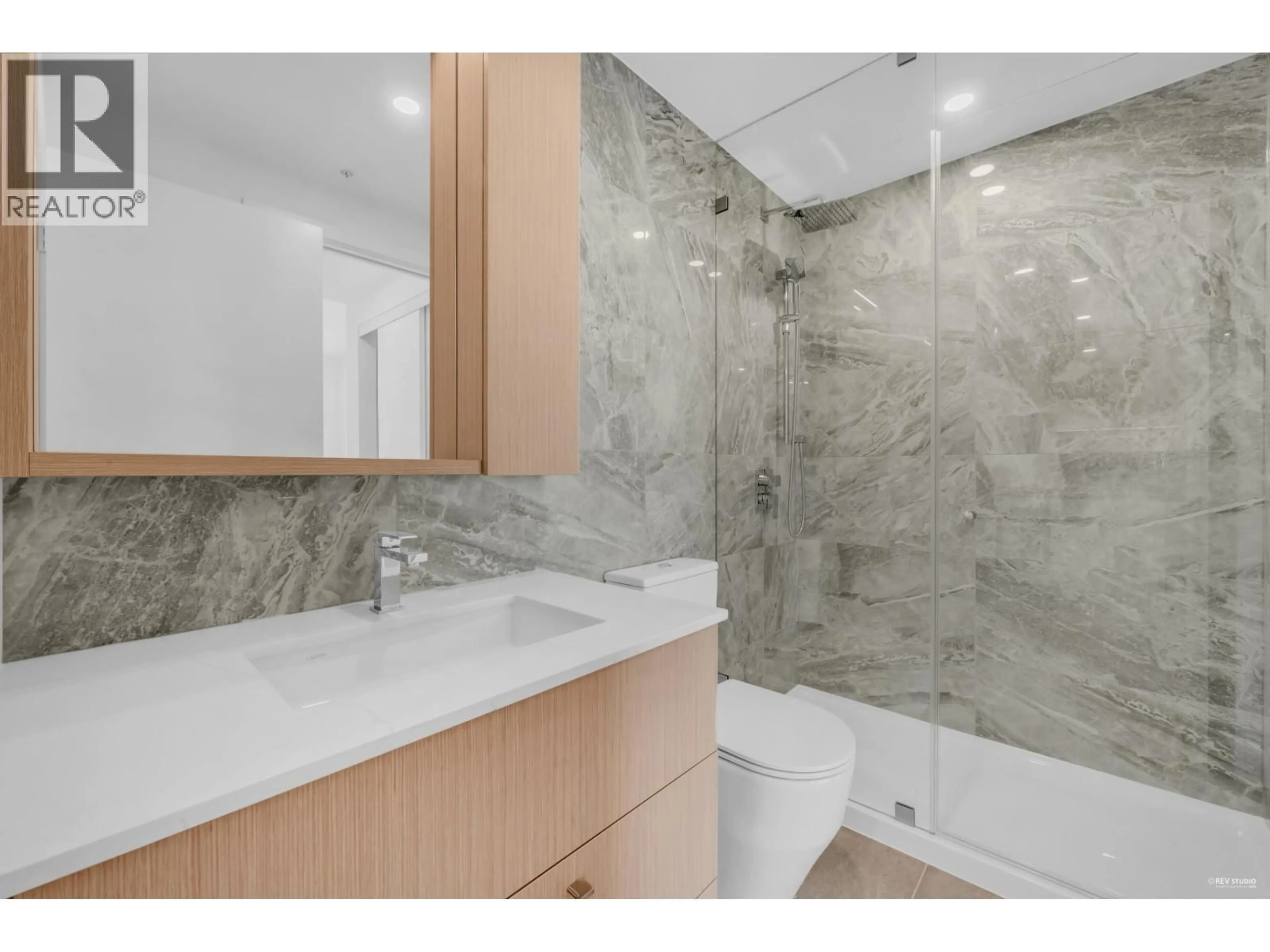 Standard bathroom, ceramic/tile floor for 2307 - 6468 WILLINGDON AVENUE, Burnaby British Columbia V5H0L3