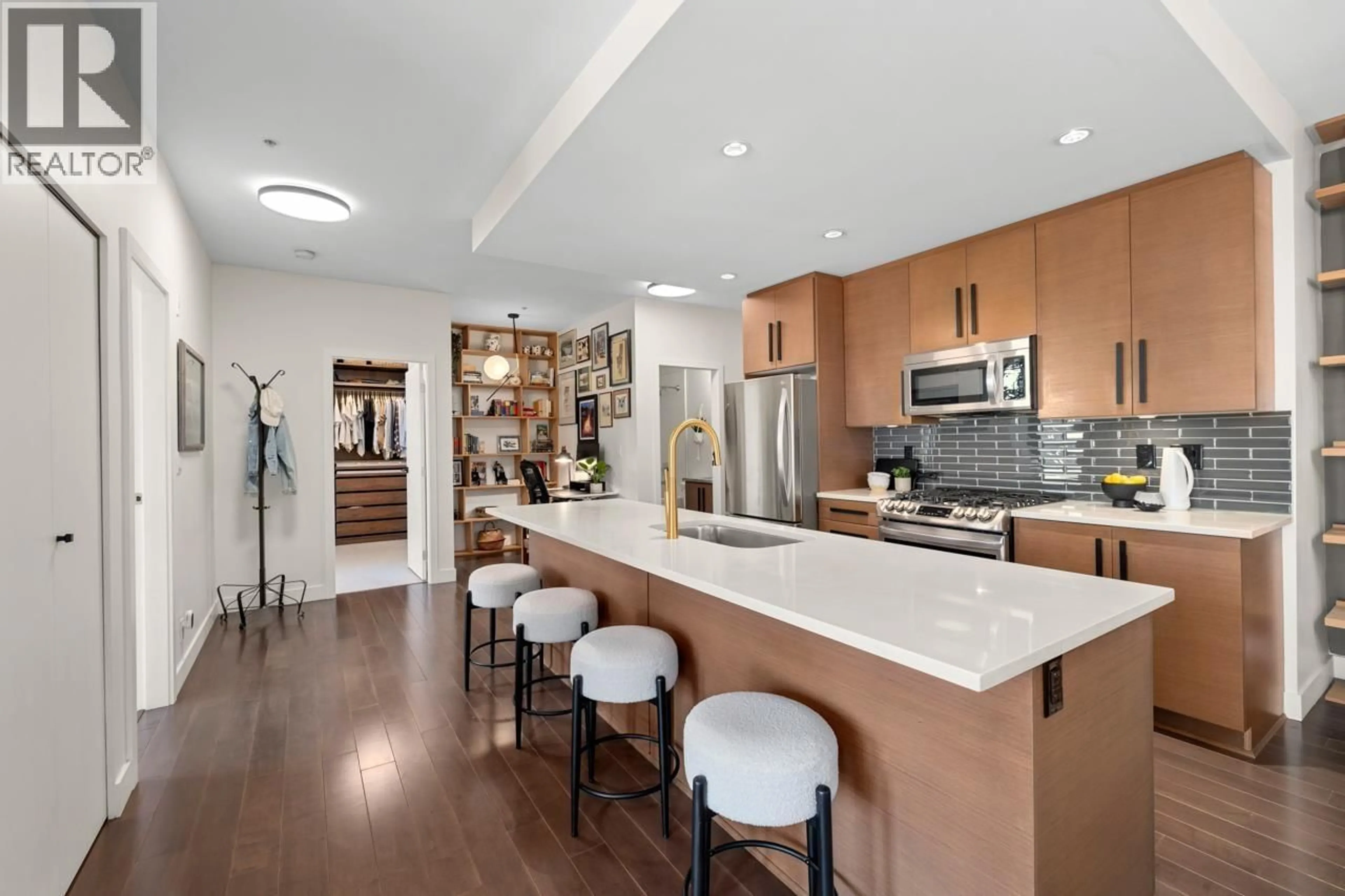 Open concept kitchen, unknown for 310 - 3294 MT SEYMOUR PARKWAY, North Vancouver British Columbia V7H0B1