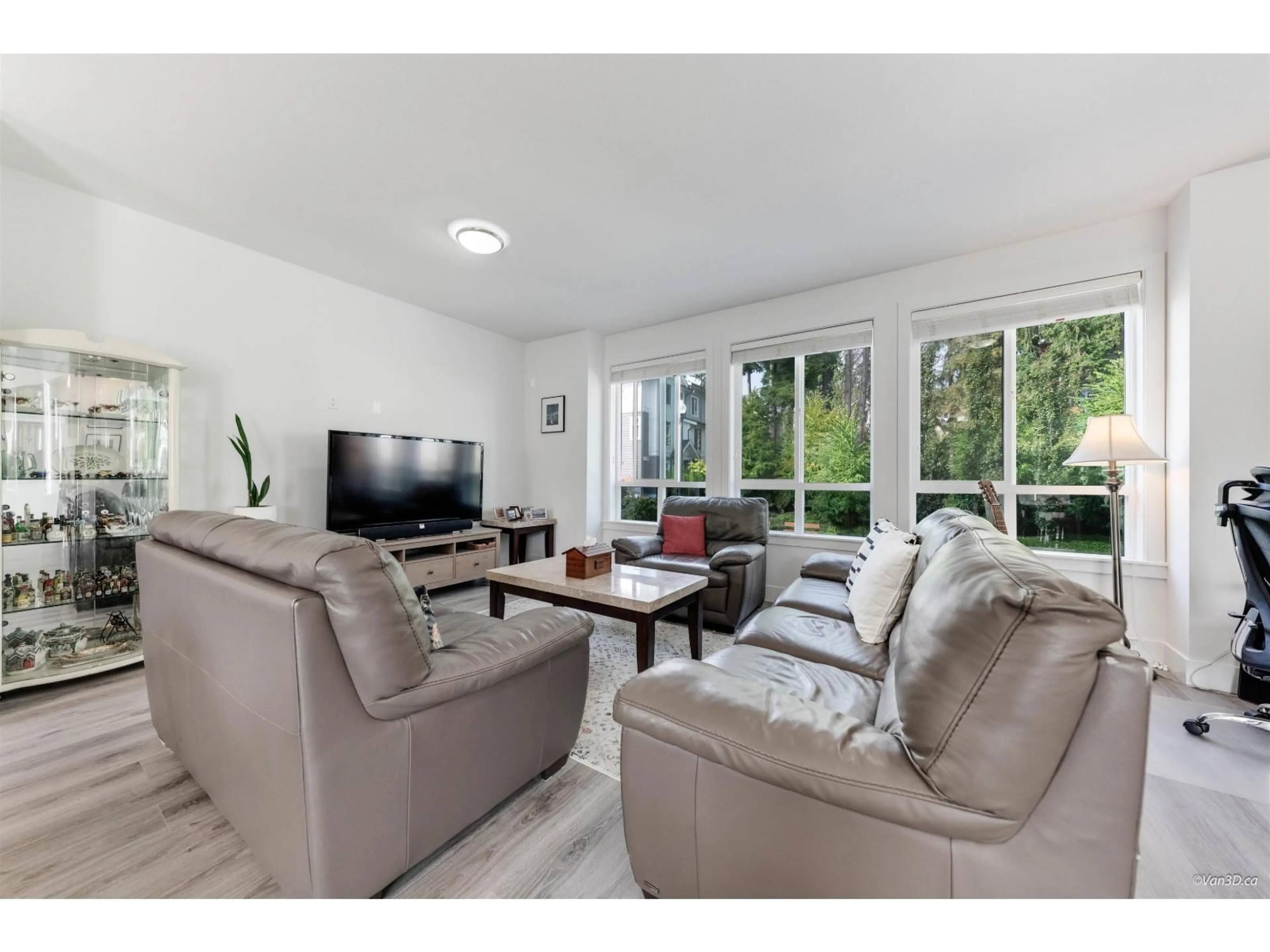 Living room with furniture, unknown for 114 - 9688 162A, Surrey British Columbia V4N6V3