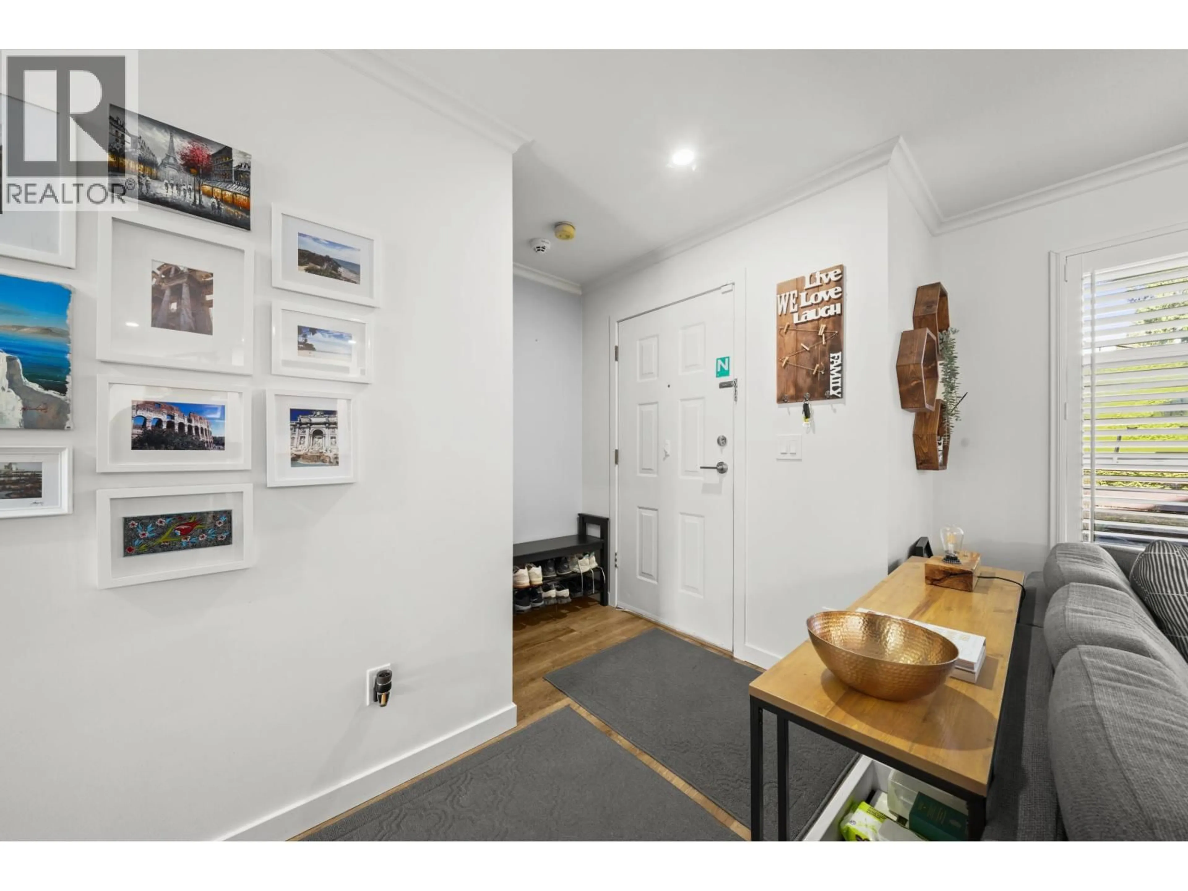 Indoor entryway for 21 - 1838 HARBOUR STREET, Port Coquitlam British Columbia V3C1A3