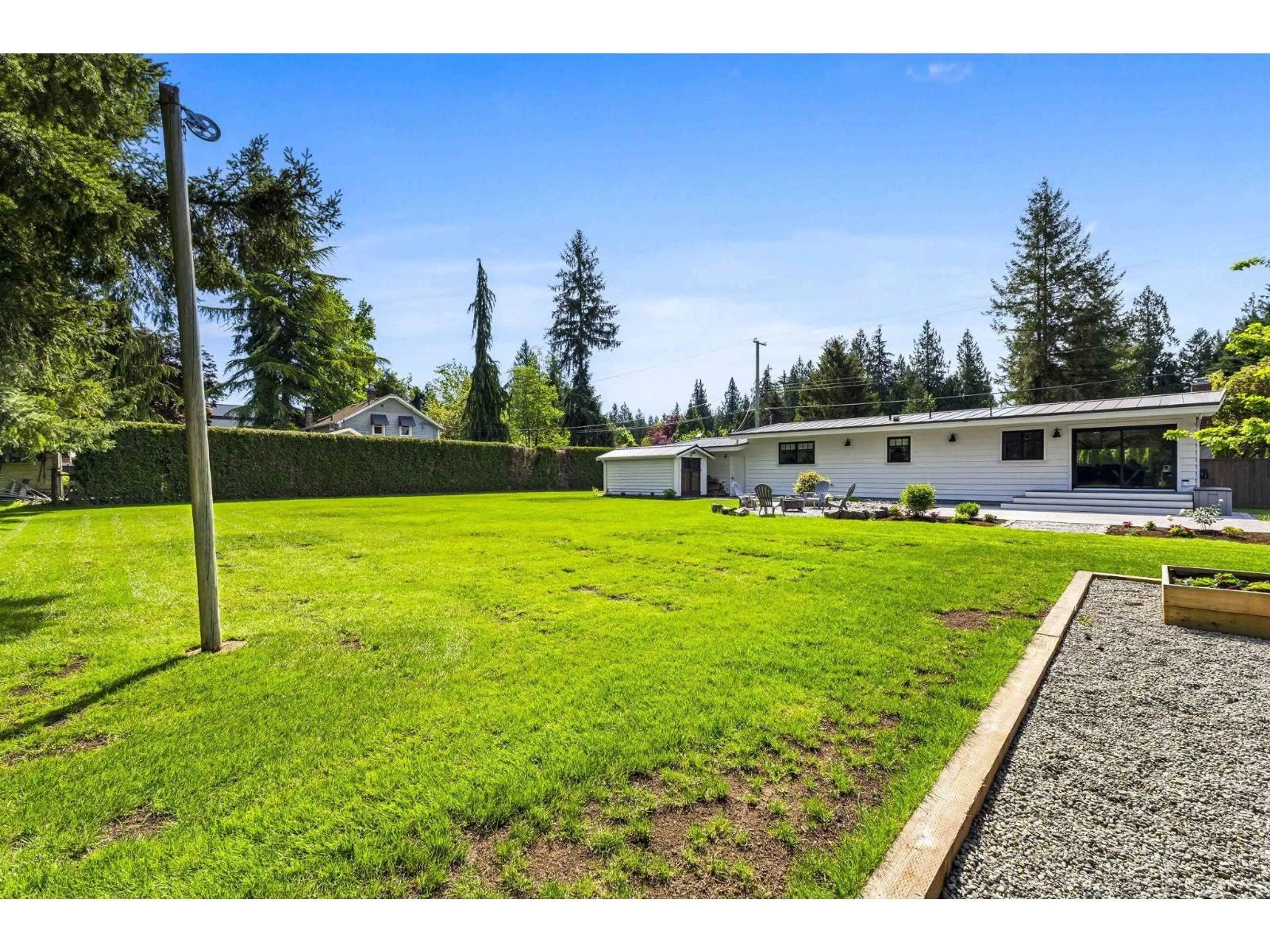 A pic from outside/outdoor area/front of a property/back of a property/a pic from drone, unknown for 24633 56, Langley British Columbia V2Z1B9