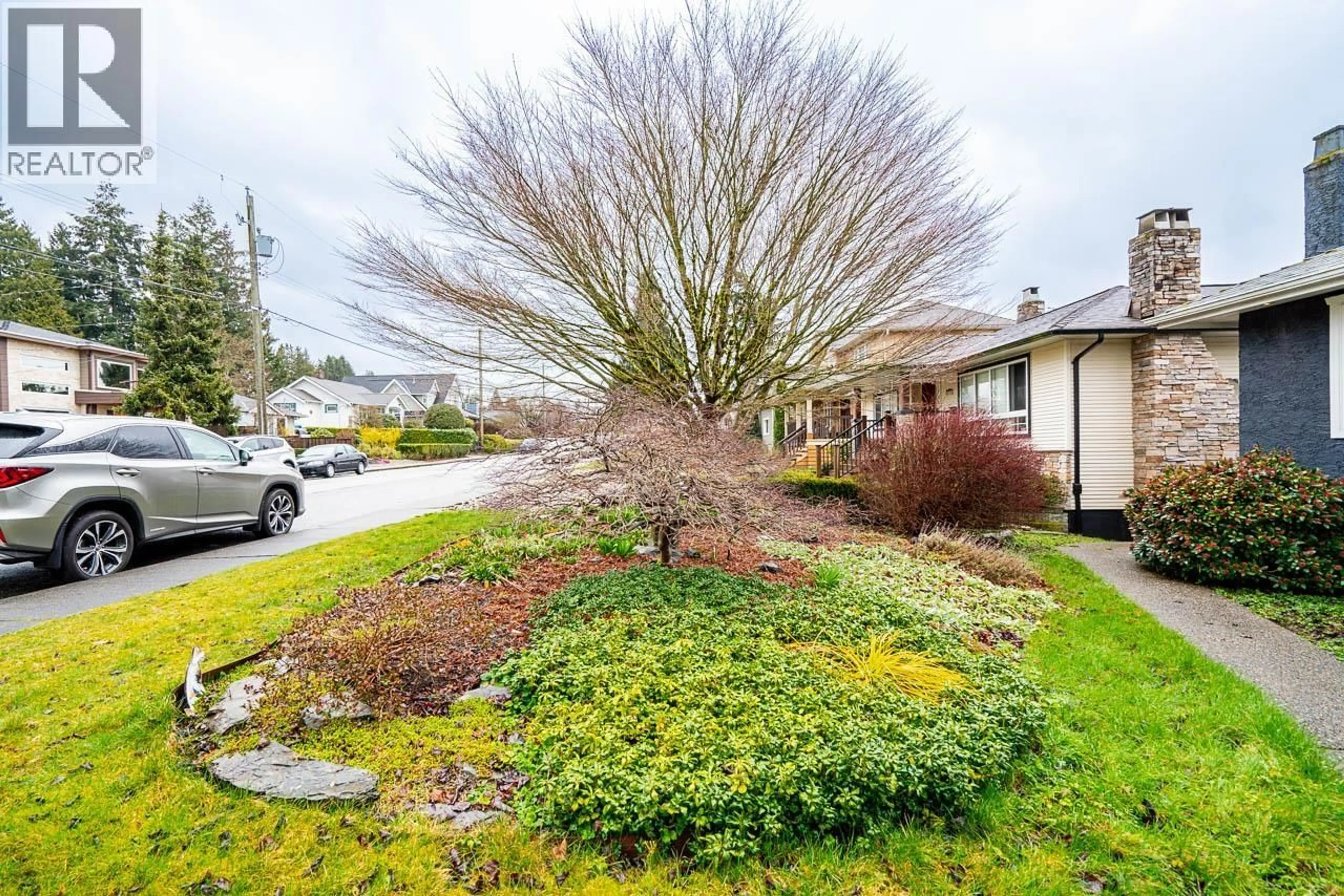 A pic from outside/outdoor area/front of a property/back of a property/a pic from drone, street for 613 7TH STREET, North Vancouver British Columbia V7L1S5
