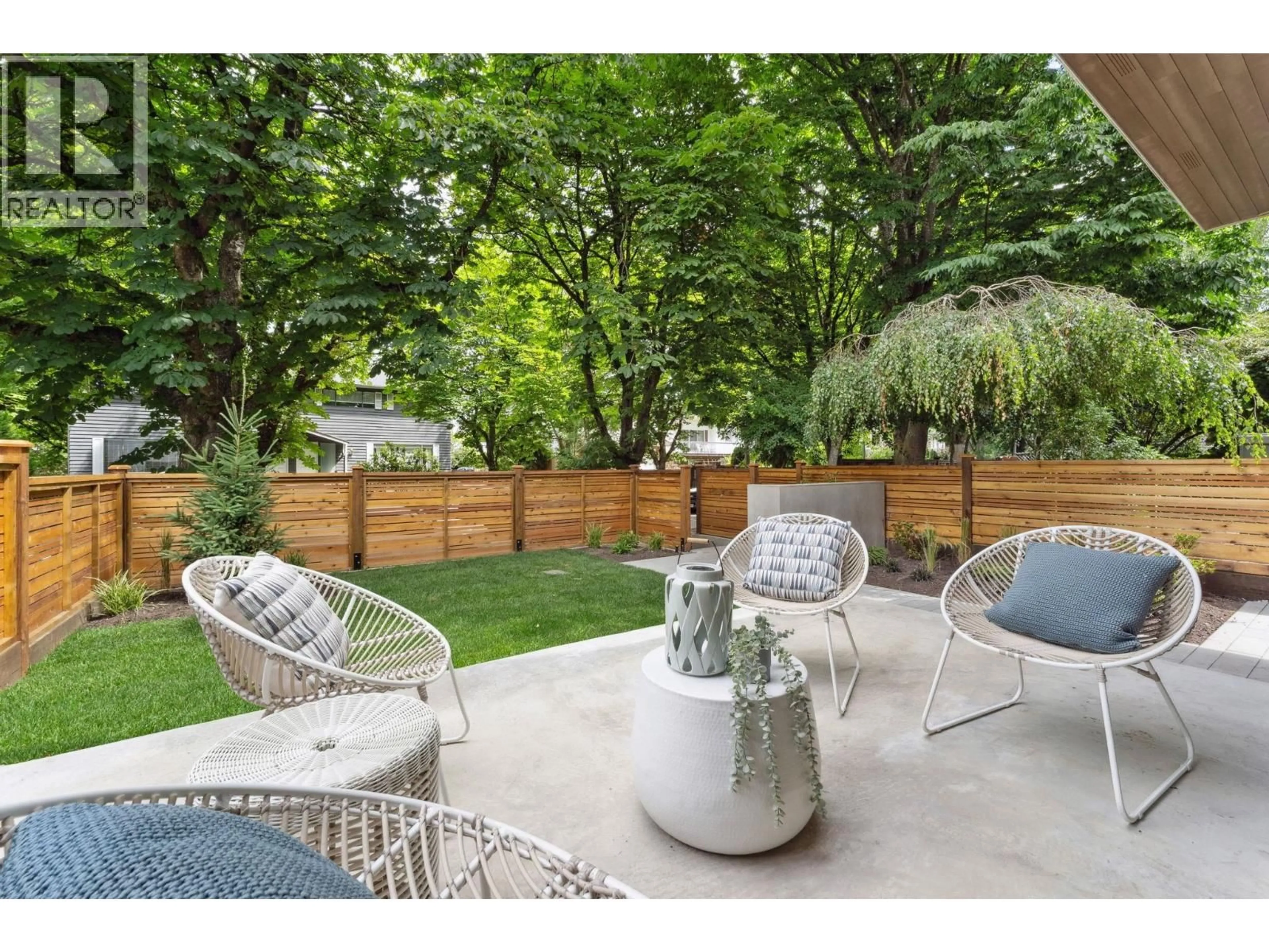 Patio, street for 1 - 610 10TH AVENUE, Vancouver British Columbia V5T2A5