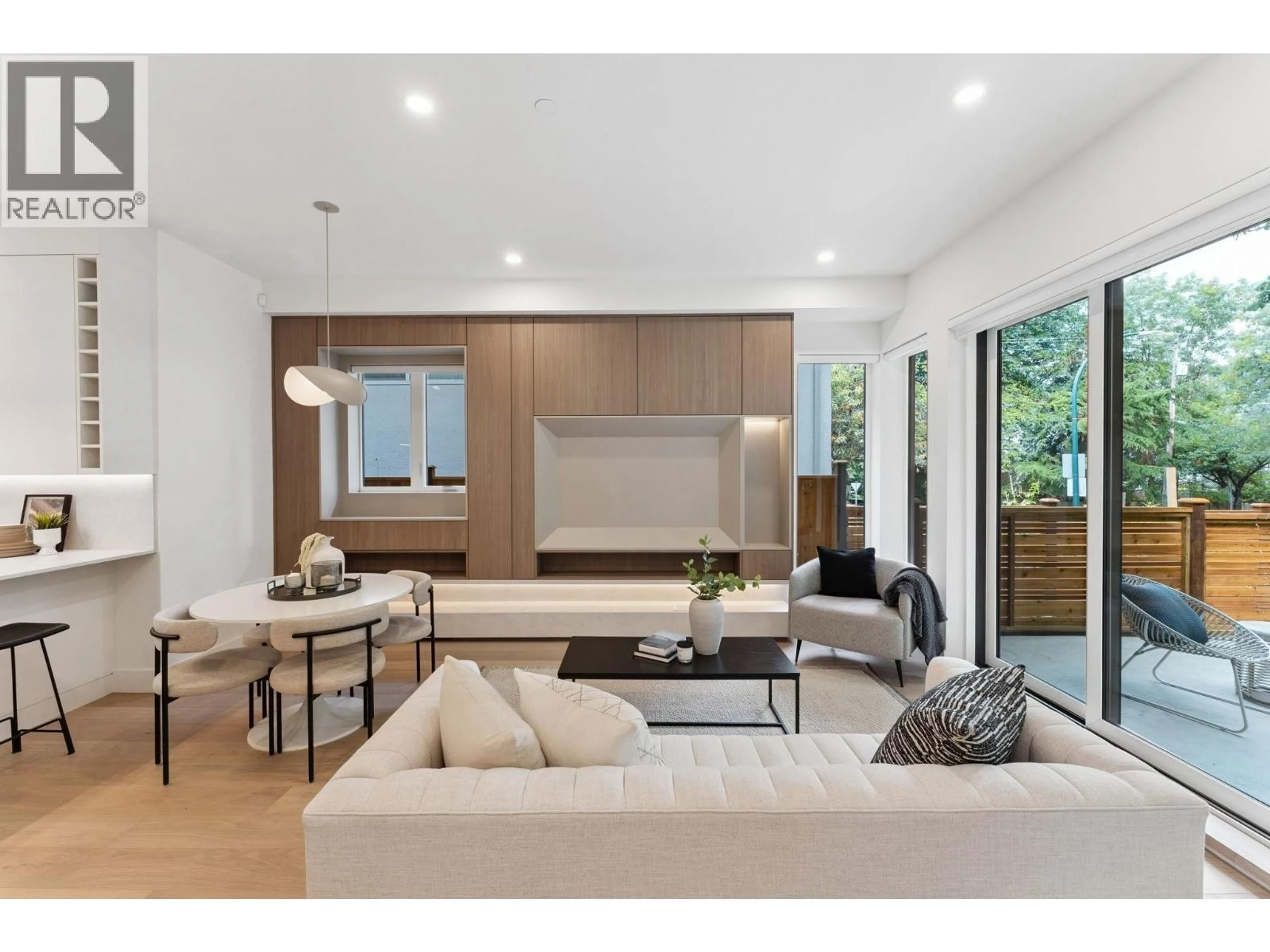 Living room with furniture, wood/laminate floor for 1 - 610 10TH AVENUE, Vancouver British Columbia V5T2A5