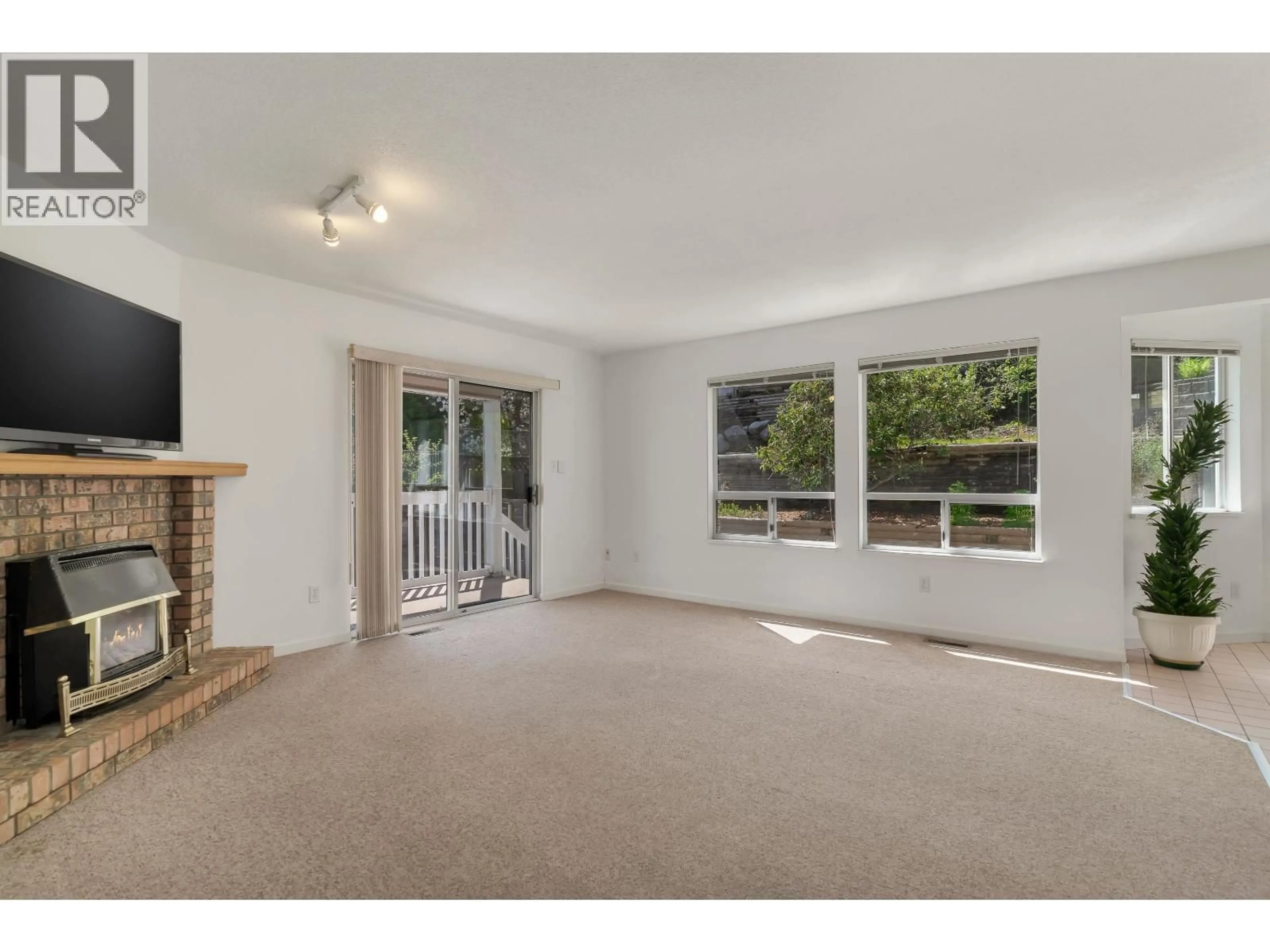 A pic of a room for 575 CLEARWATER WAY, Coquitlam British Columbia V3C5W5