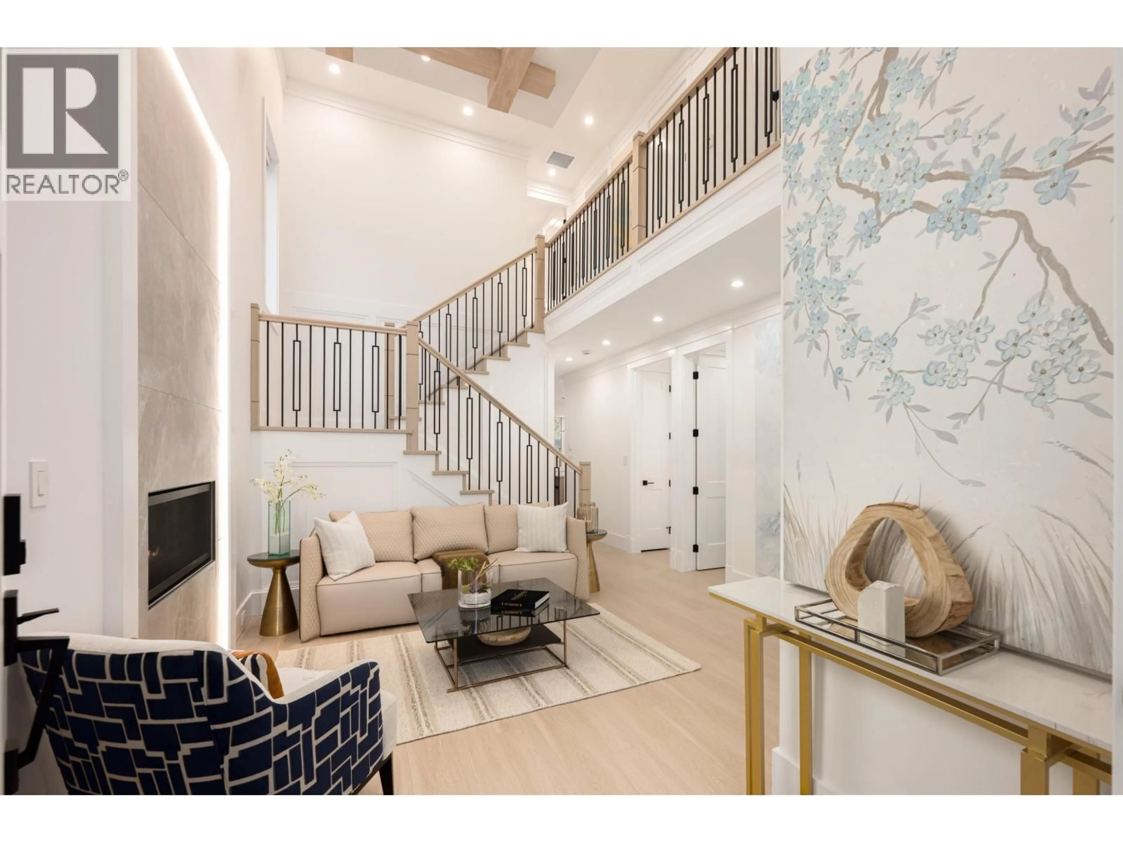 Indoor entryway for 3600 PLEASANT STREET, Richmond British Columbia V7E2P8