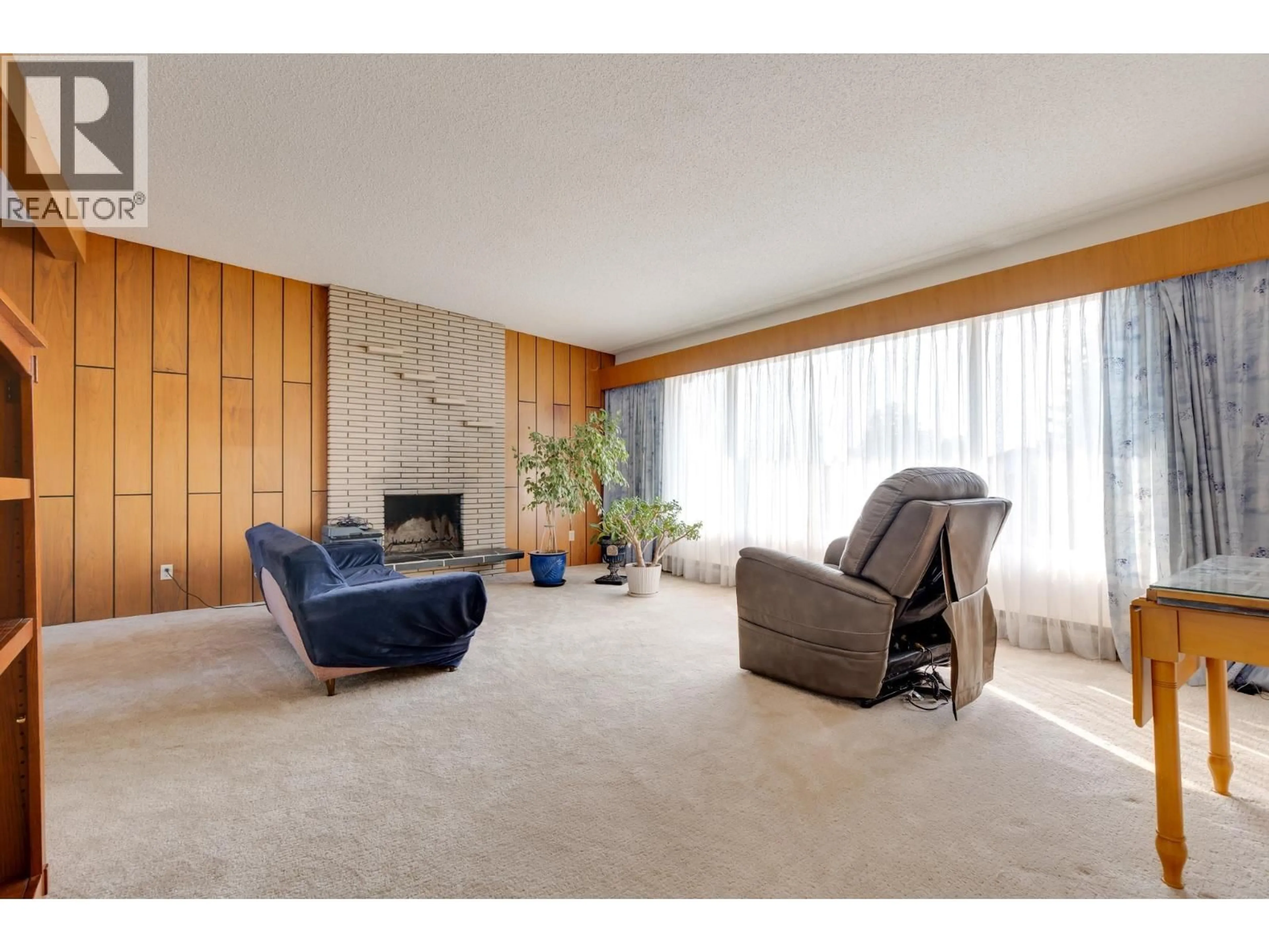 Living room with furniture, unknown for 1408 FRASER CRESCENT, Prince George British Columbia V2M3Y2