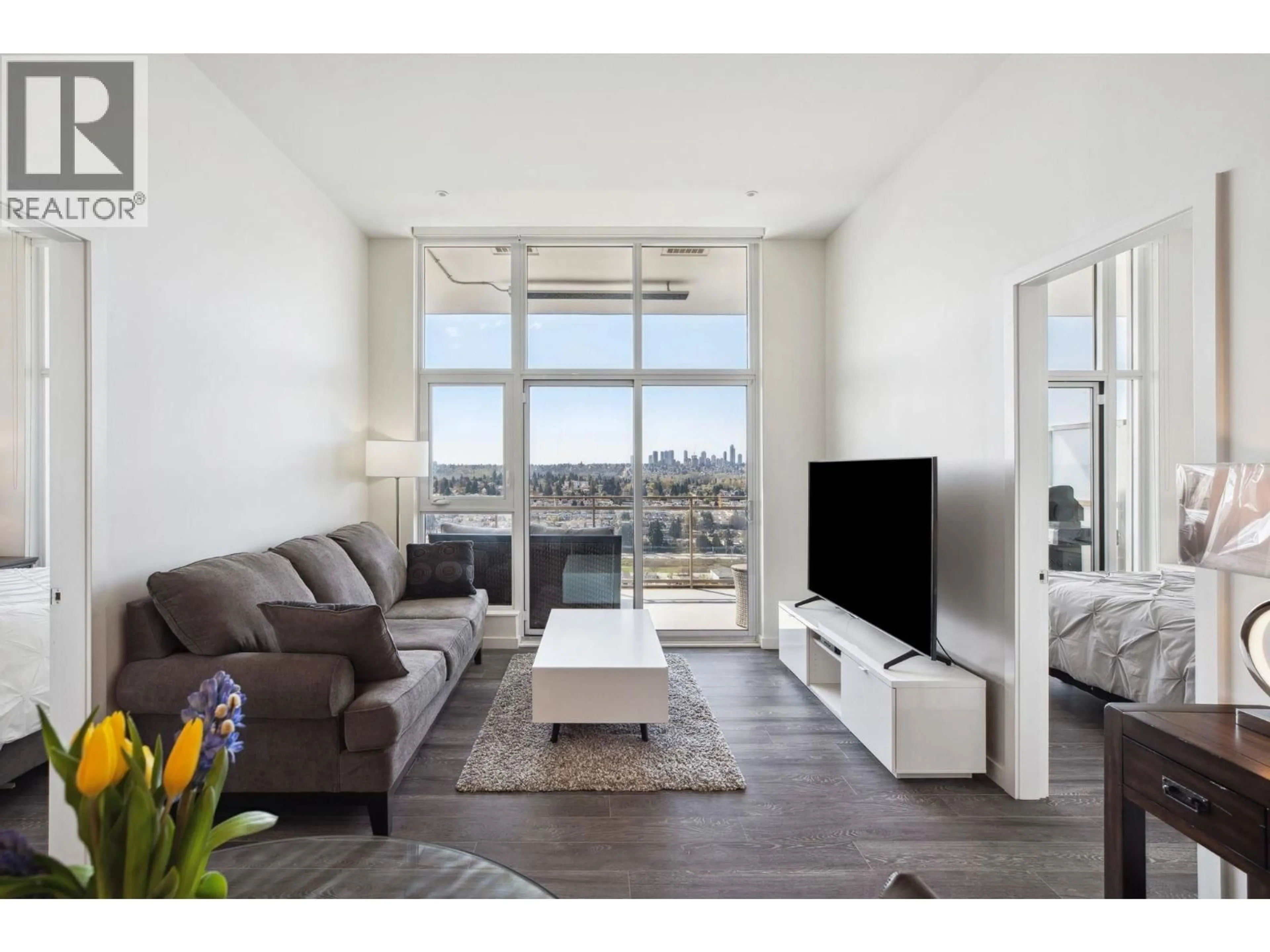 Living room with furniture, unknown for 3103 - 5333 GORING STREET, Burnaby British Columbia V5B0B6