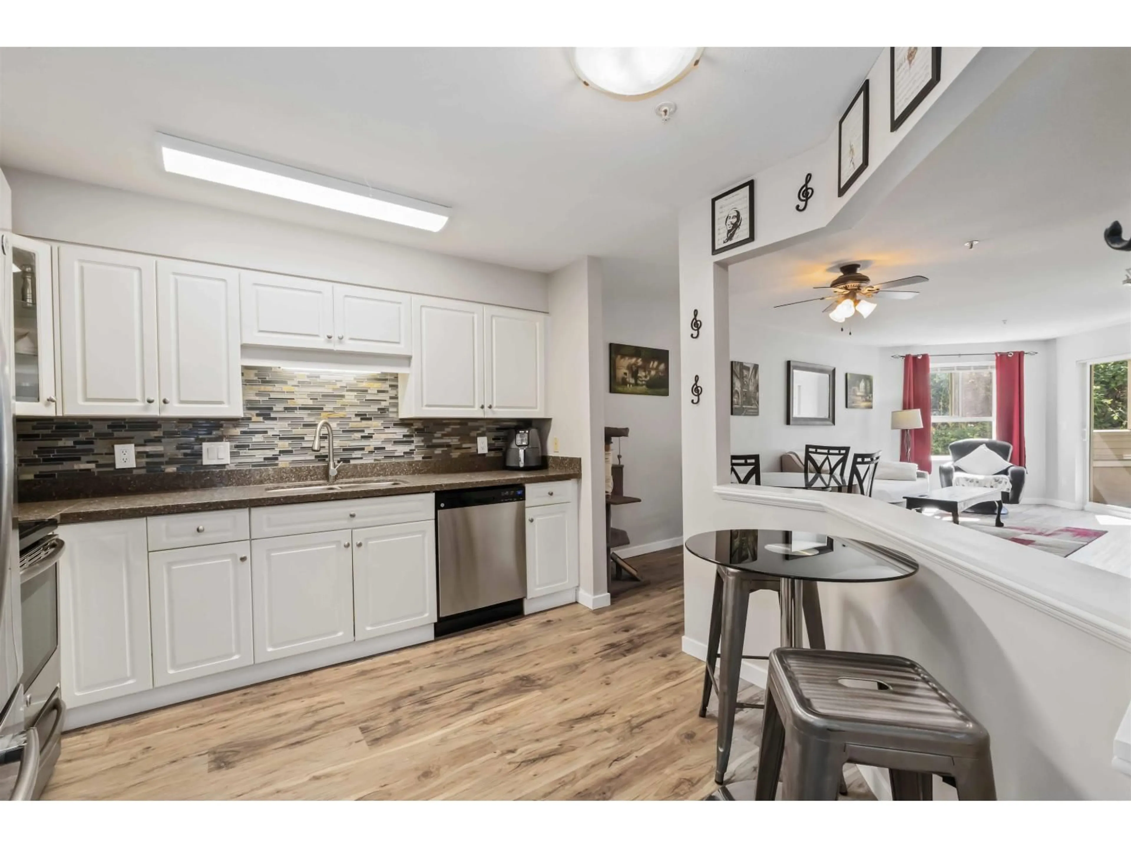 Open concept kitchen, unknown for 113 - 3176 GLADWIN, Abbotsford British Columbia V2T6R7