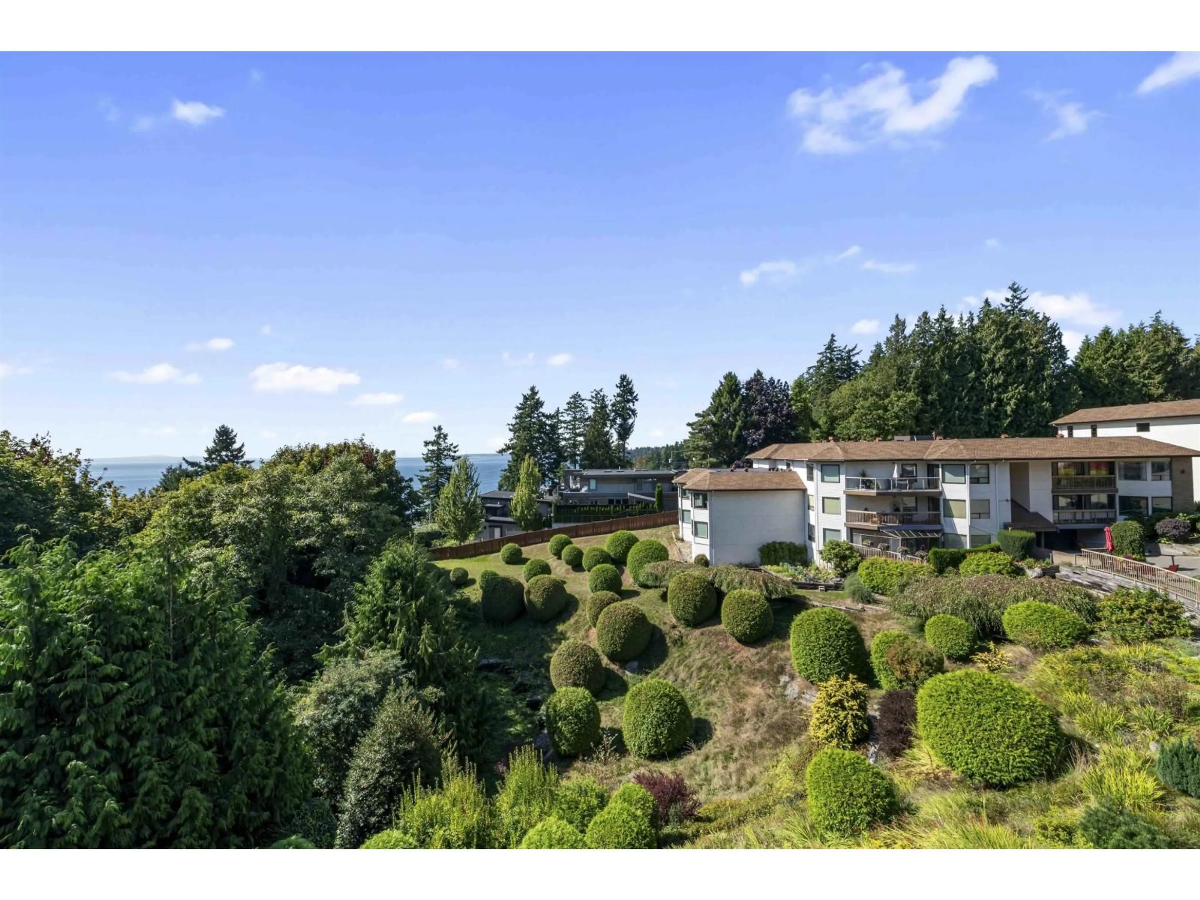 A pic from outside/outdoor area/front of a property/back of a property/a pic from drone, unknown for 401 - 1350 VIDAL, White Rock British Columbia V4B5G6