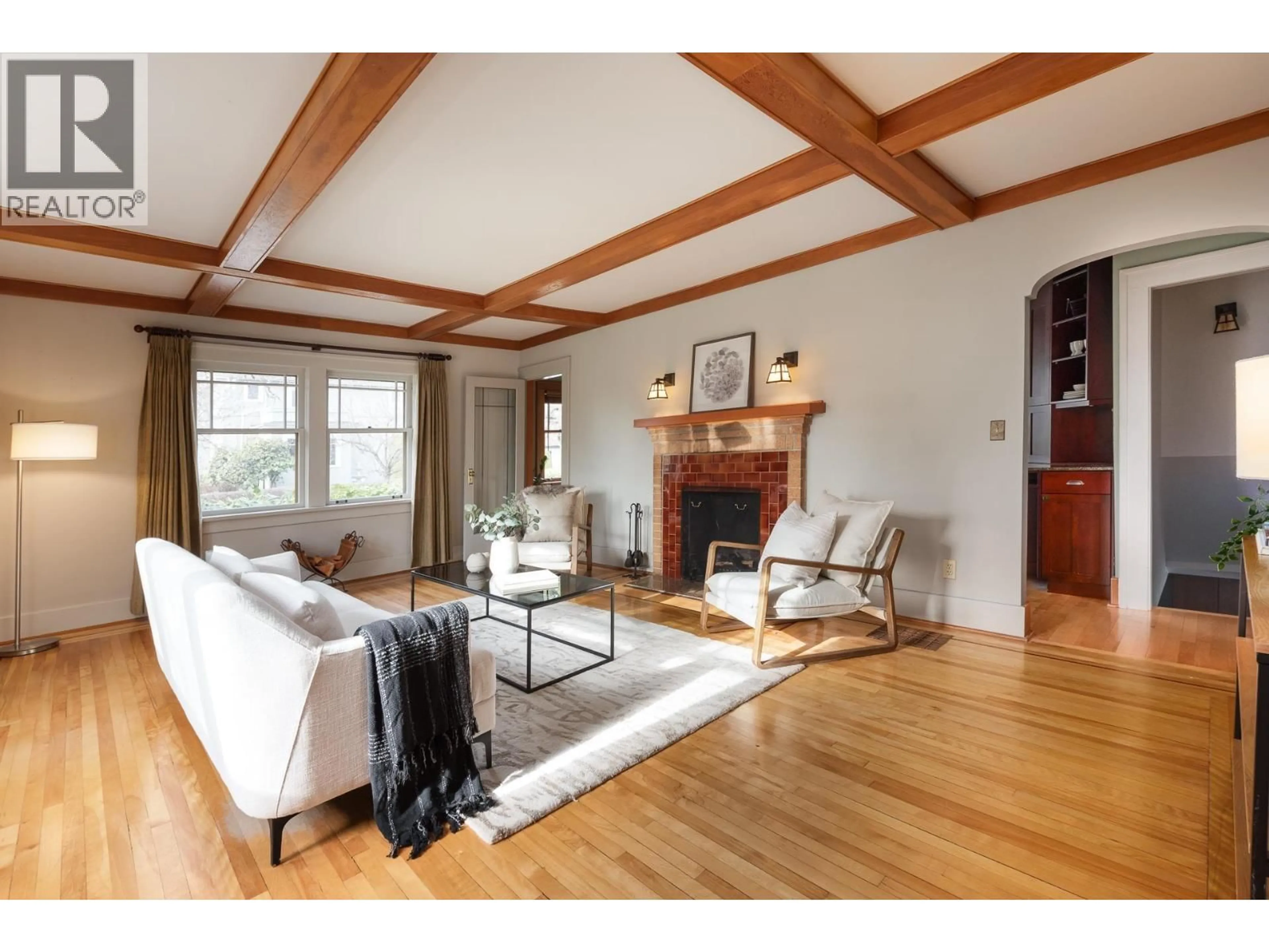 Living room with furniture, wood/laminate floor for 415 THIRD STREET, New Westminster British Columbia V3L2S3