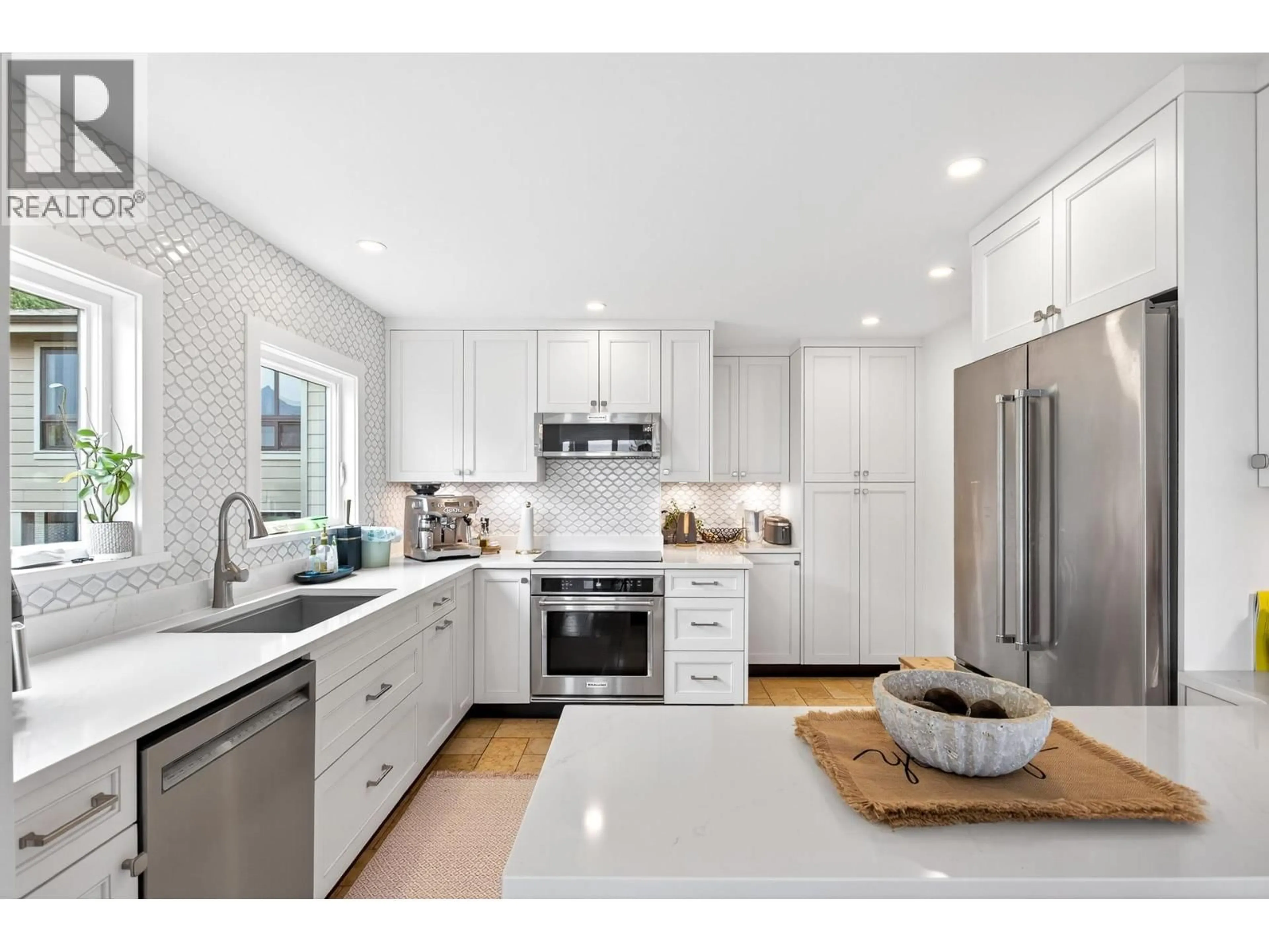 Open concept kitchen, ceramic/tile floor for 8598 BEDORA PLACE, West Vancouver British Columbia V7W2W4