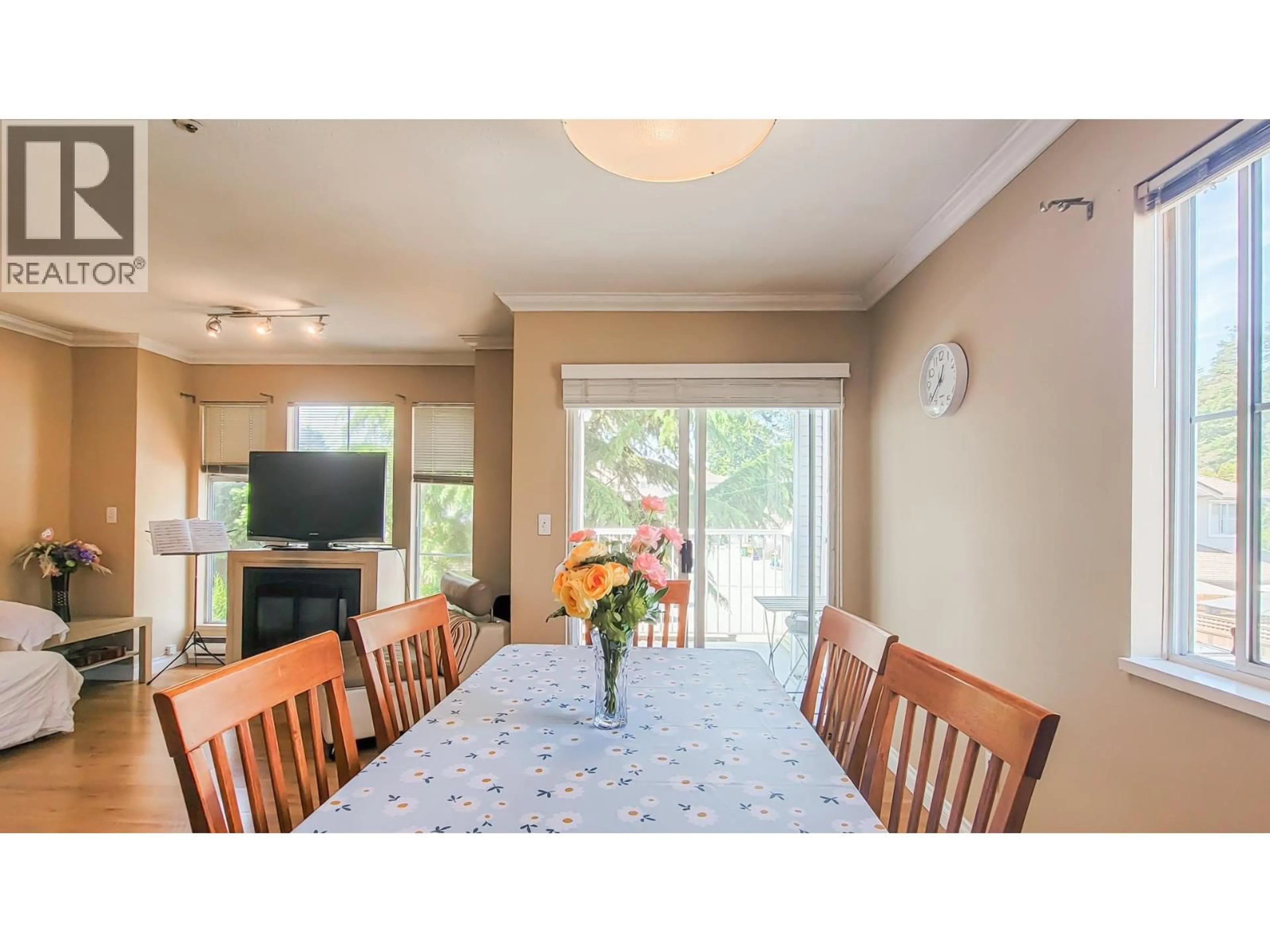 Dining room, wood/laminate floor for 20 - 12188 HARRIS ROAD, Pitt Meadows British Columbia V3Y2N3