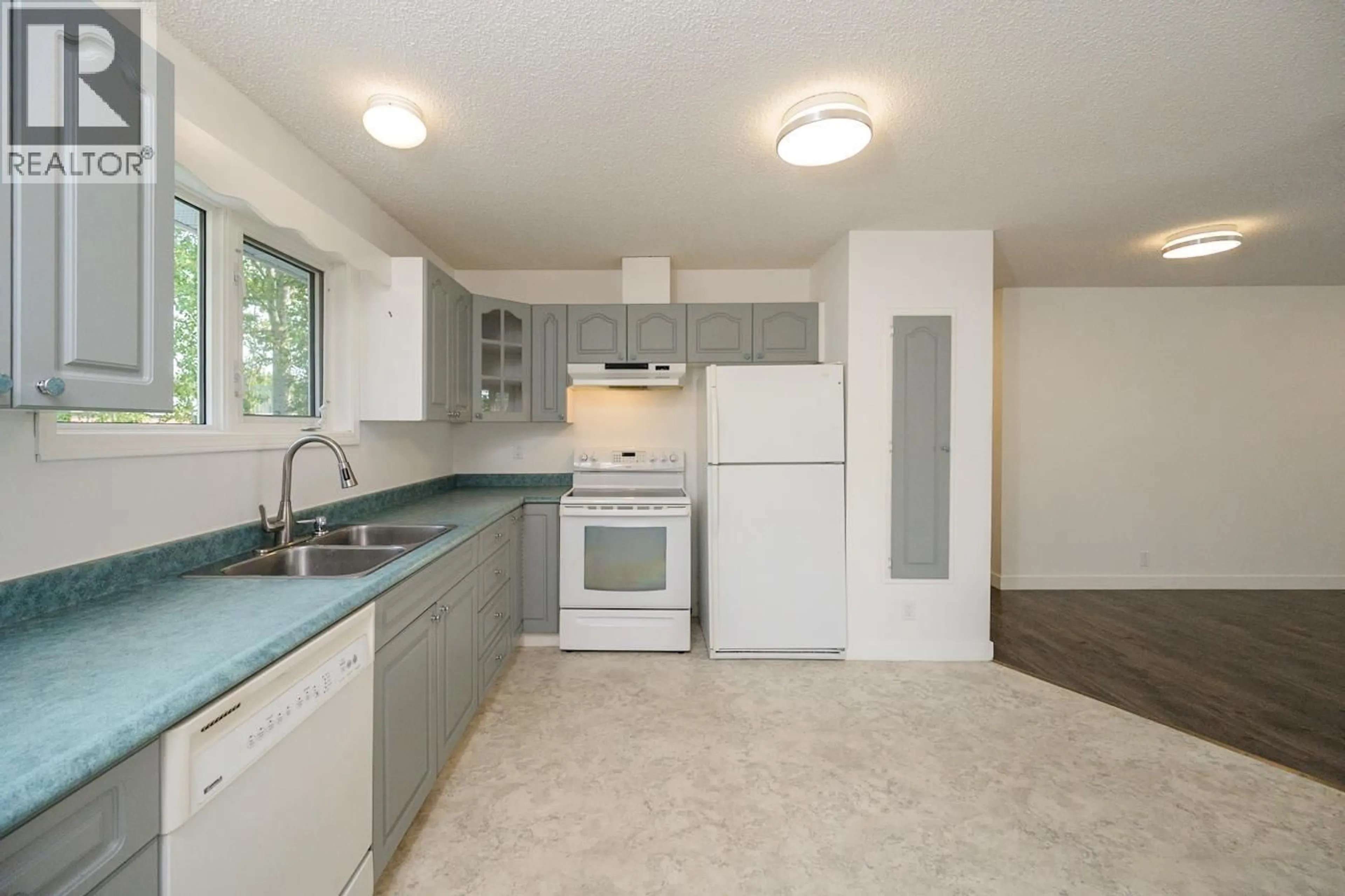 Standard kitchen, unknown for 6002 GAUTHIER ROAD, Prince George British Columbia V2N5M5