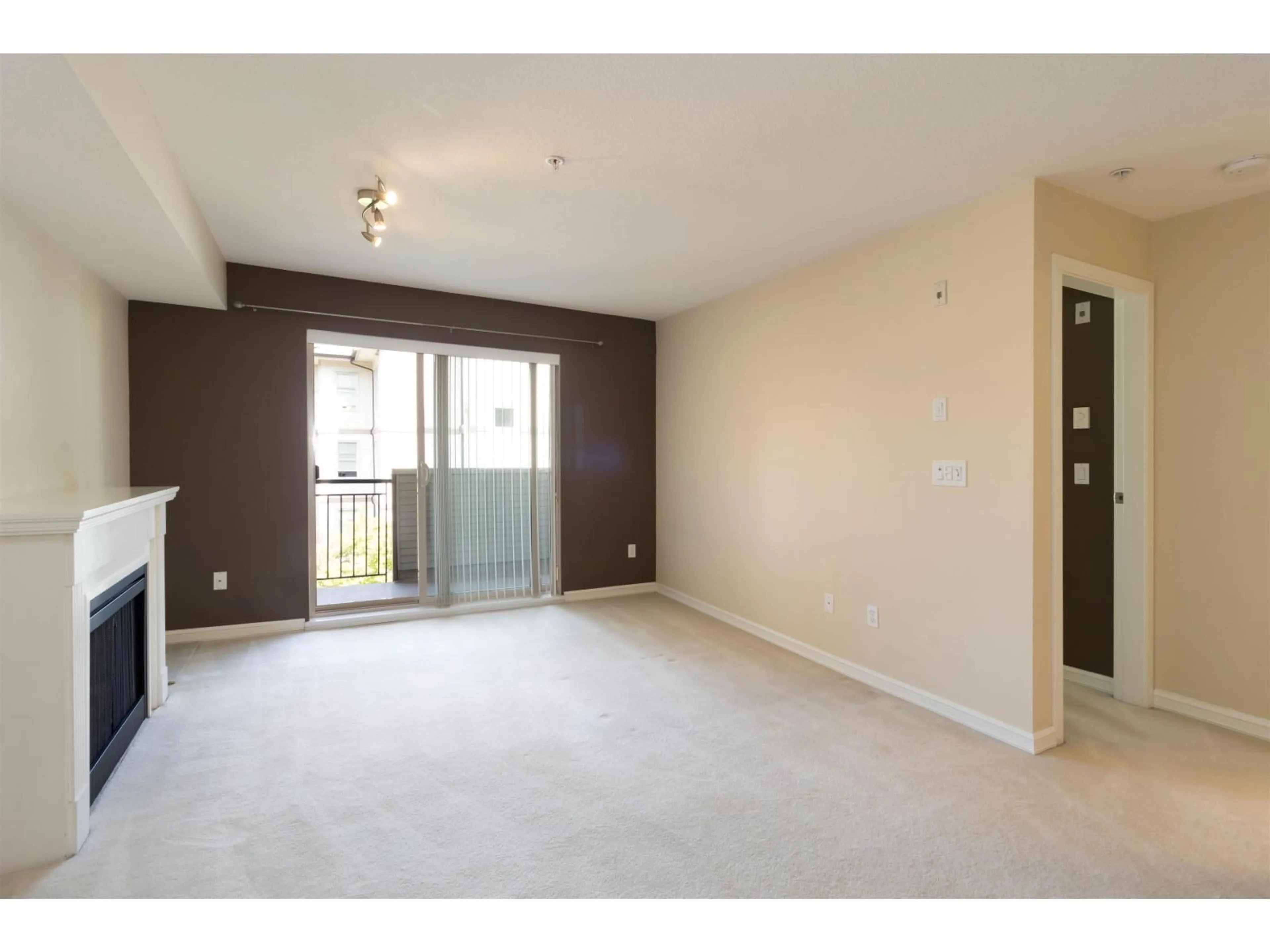 A pic of a room for 311 - 10088 148, Surrey British Columbia V3R3M9