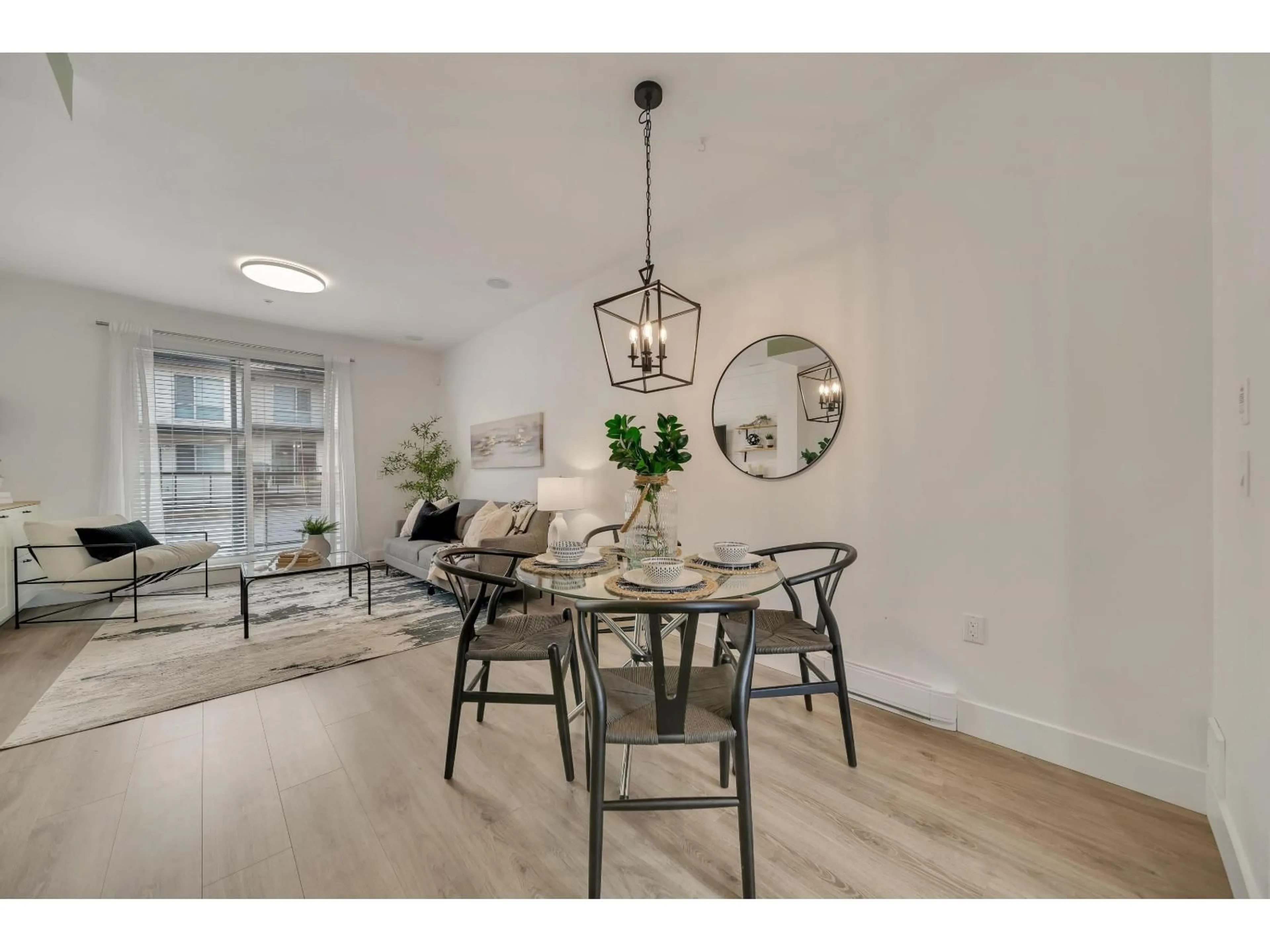 Dining room, wood/laminate floor for 47 - 15775 MOUNTAIN VIEW, Surrey British Columbia V3Z0W7