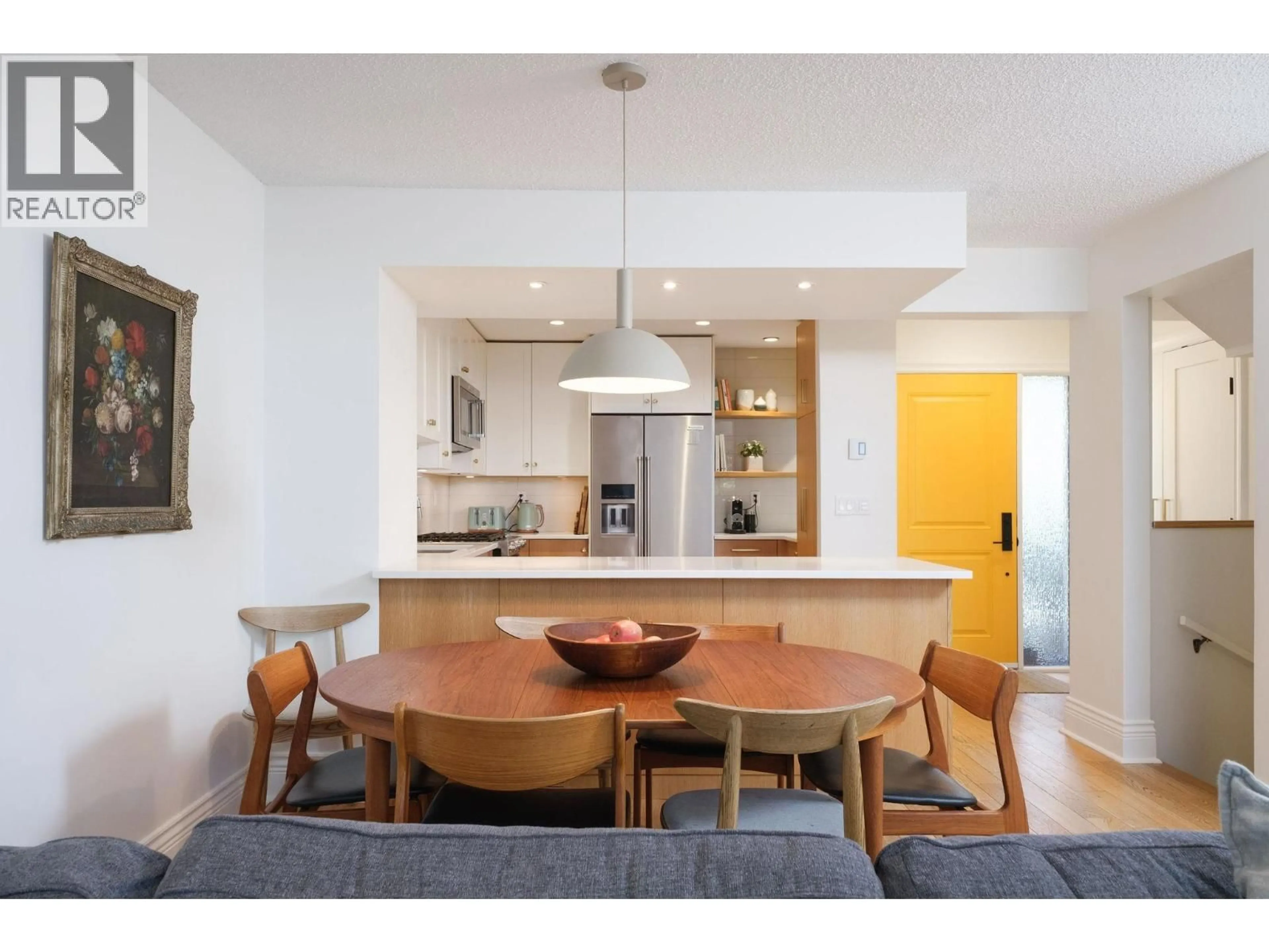 Open concept kitchen, unknown for 36 - 1910 CEDAR VILLAGE CRESCENT, North Vancouver British Columbia V7J3M5