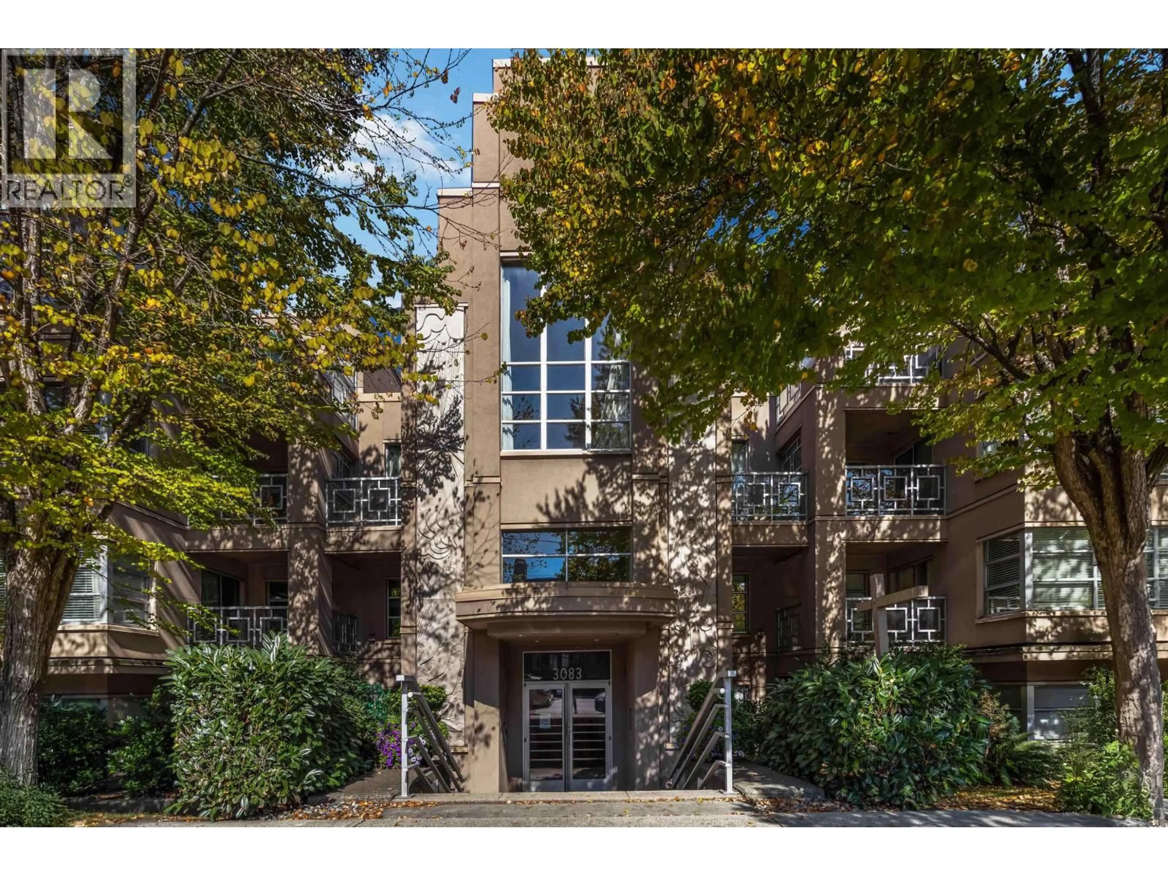 Indoor foyer for 409 - 3083 4TH AVENUE, Vancouver British Columbia V6K1R5