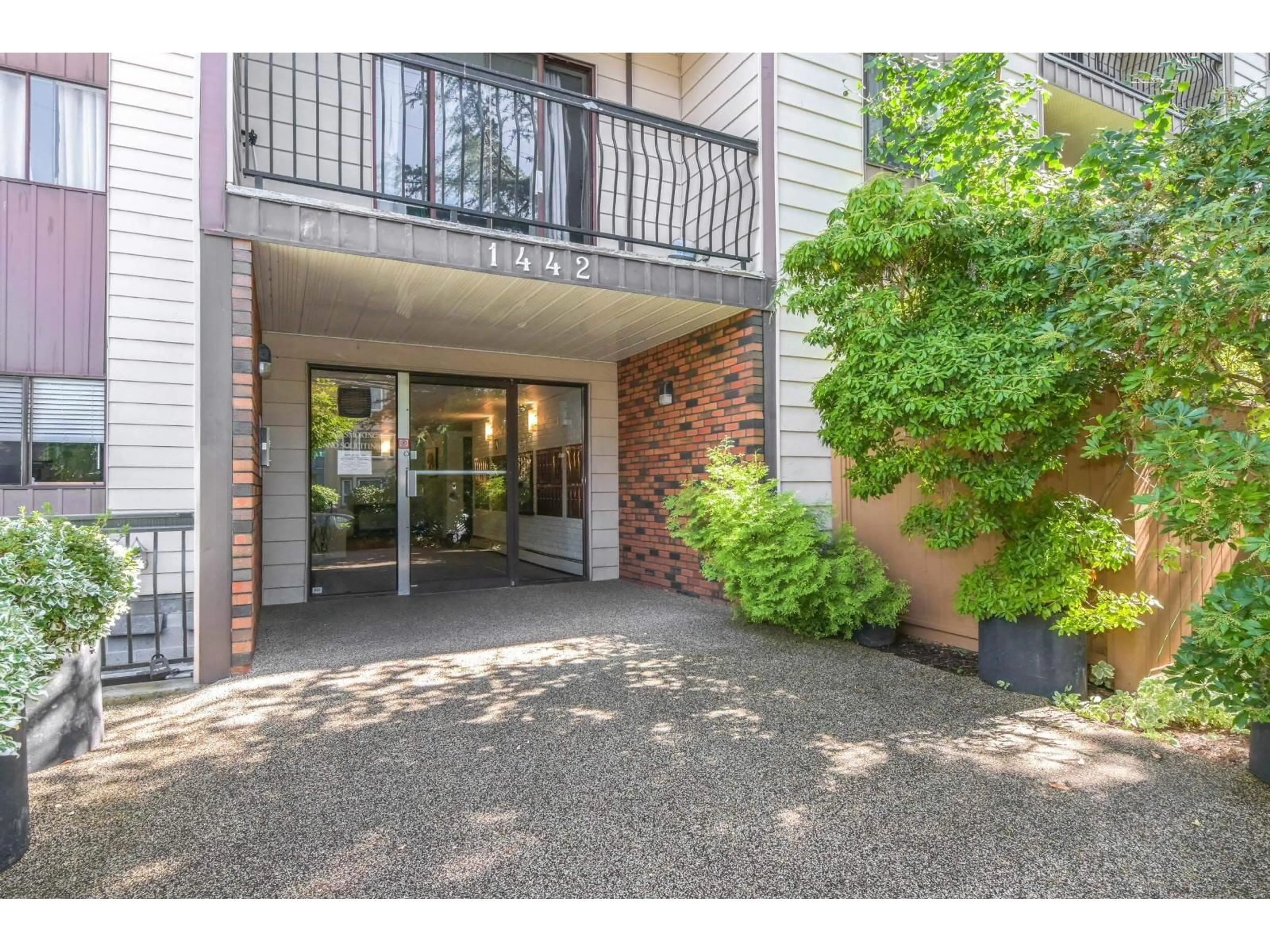 Unknown for 302 - 1442 BLACKWOOD, White Rock British Columbia V4B3V5