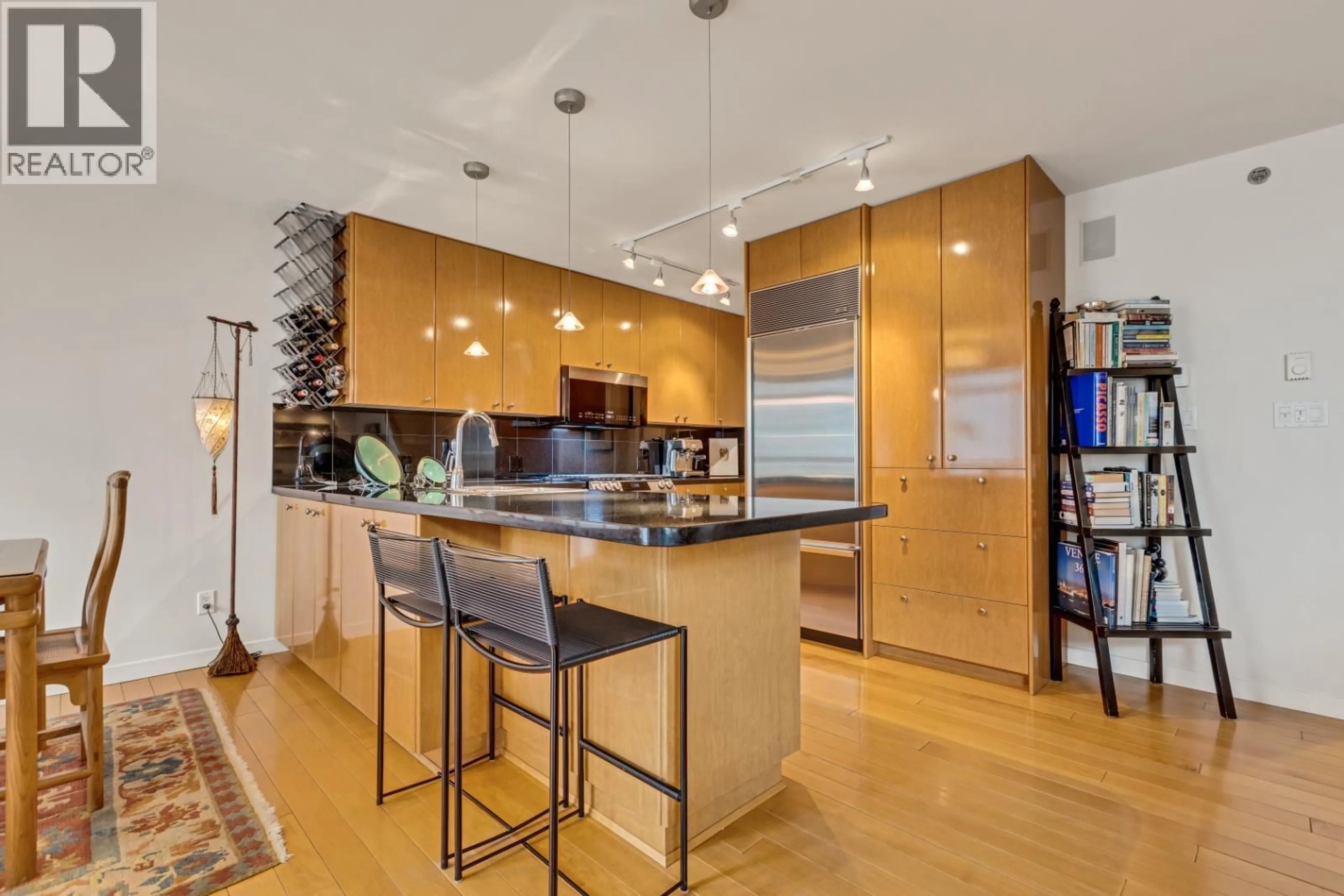 Contemporary kitchen, unknown for 1404 - 819 HAMILTON STREET, Vancouver British Columbia V6B6M2