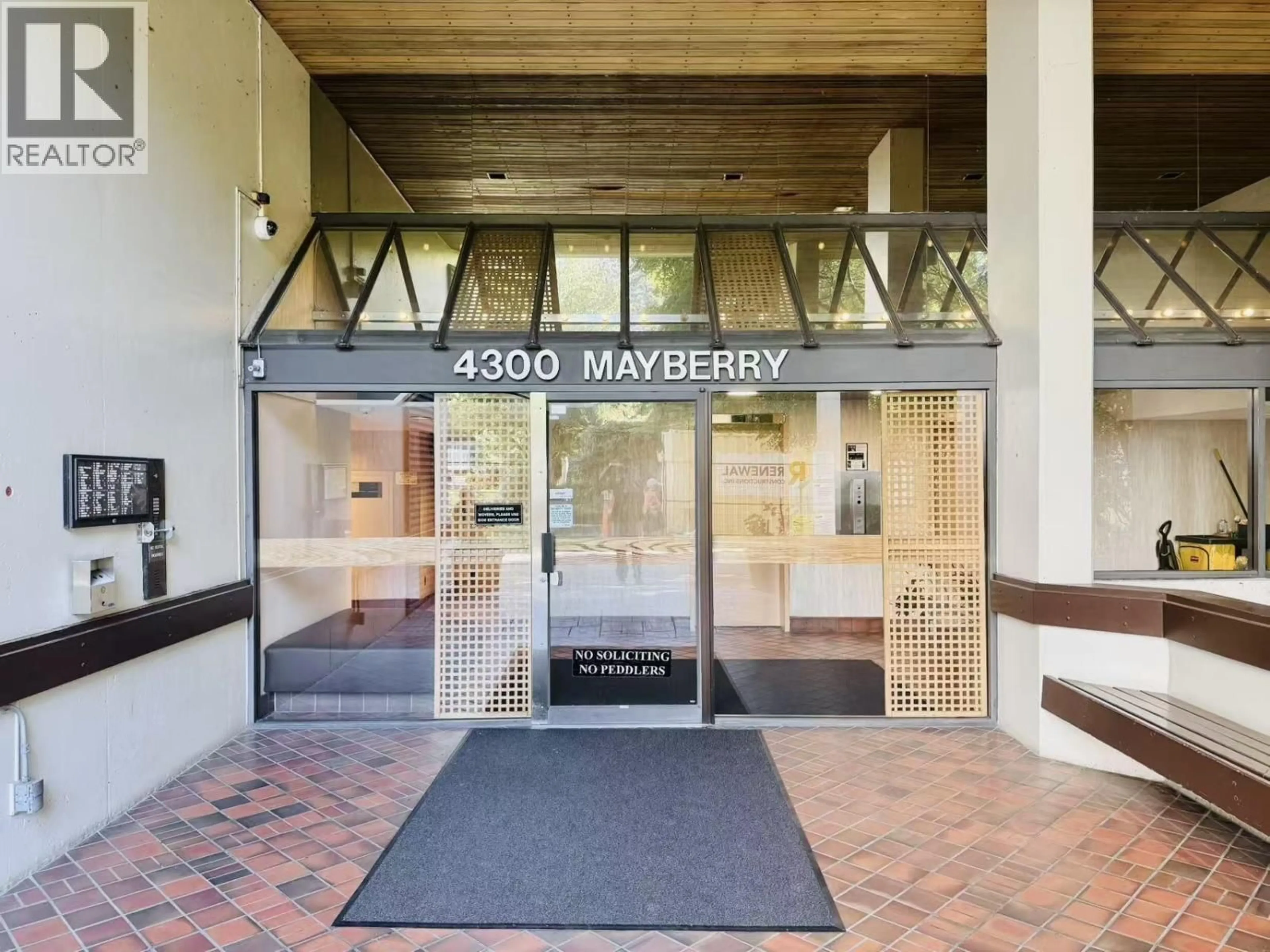 Indoor foyer for 1508 - 4300 MAYBERRY STREET, Burnaby British Columbia V5H4A4