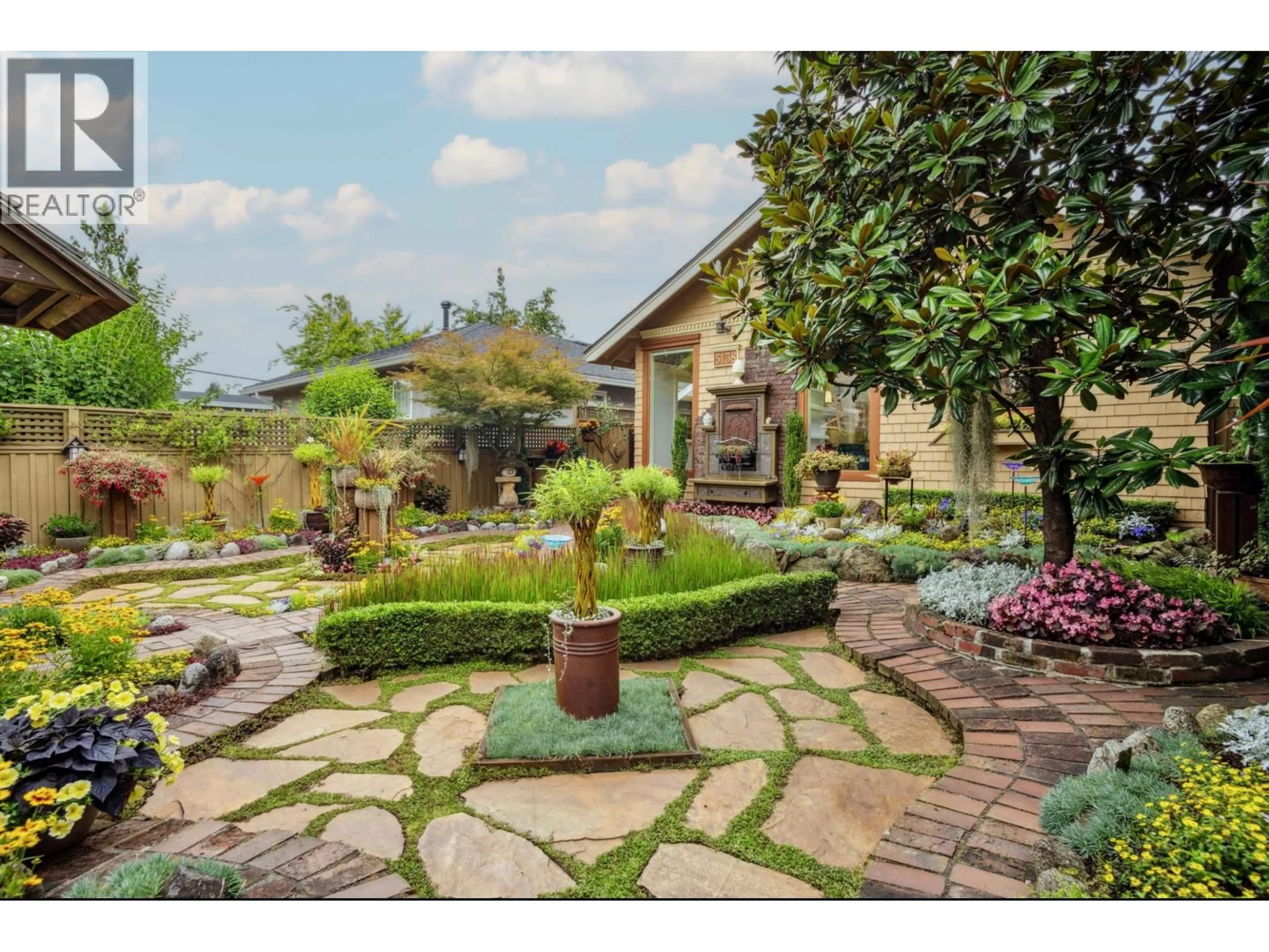 A pic from outside/outdoor area/front of a property/back of a property/a pic from drone, street for 5138 SOMERVILLE STREET, Vancouver British Columbia V5W3H4