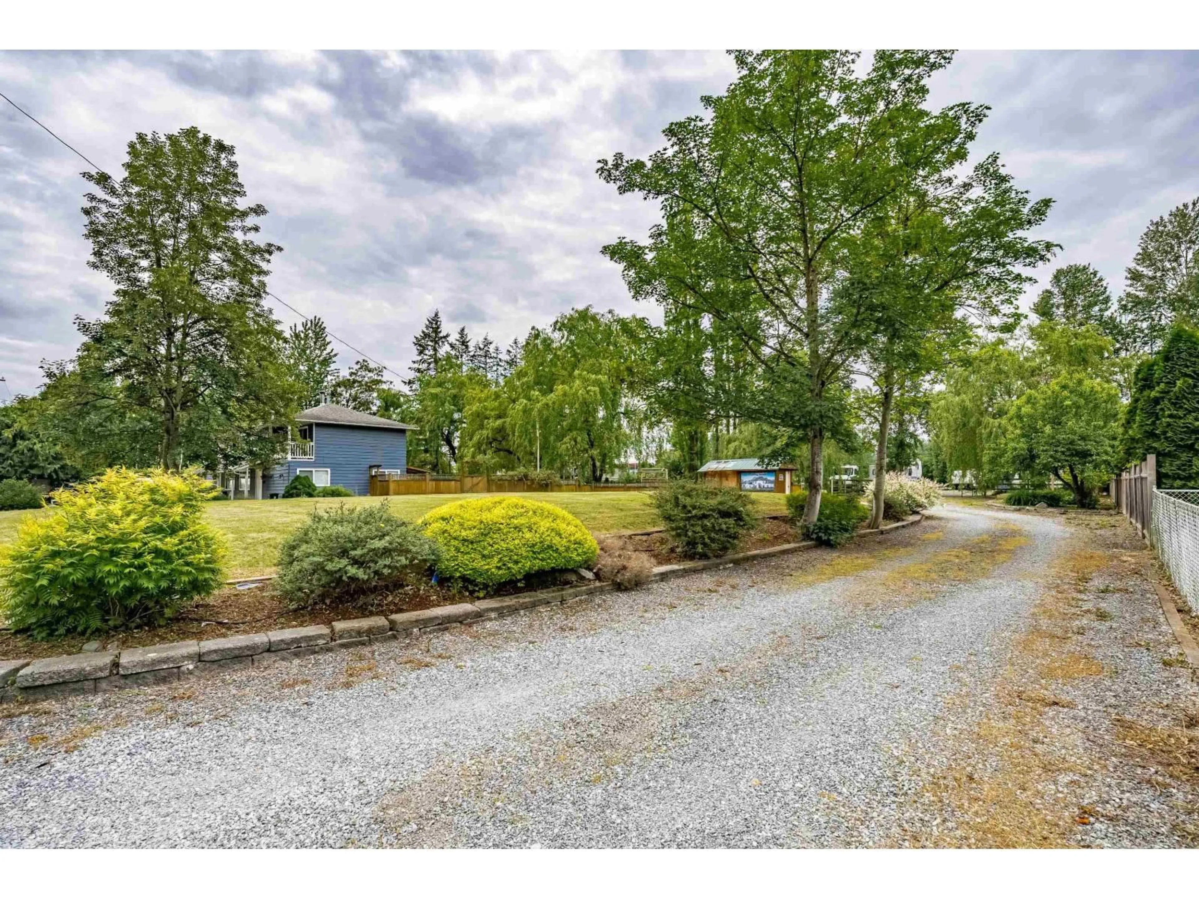 A pic from outside/outdoor area/front of a property/back of a property/a pic from drone, unknown for 5831 216, Langley British Columbia V2Y2N5