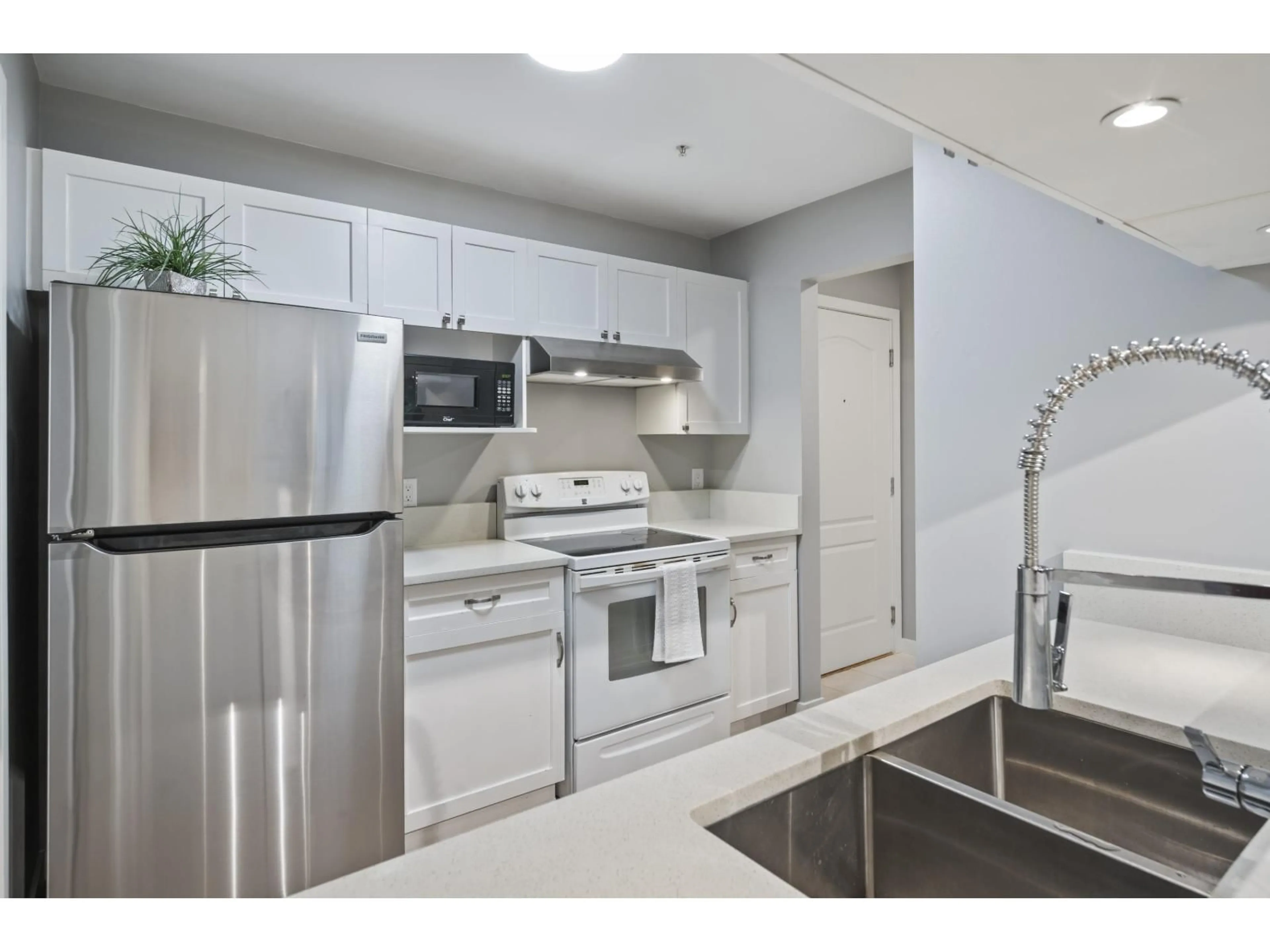 Standard kitchen, unknown for 217 - 20259 MICHAUD, Langley British Columbia V3A8L1