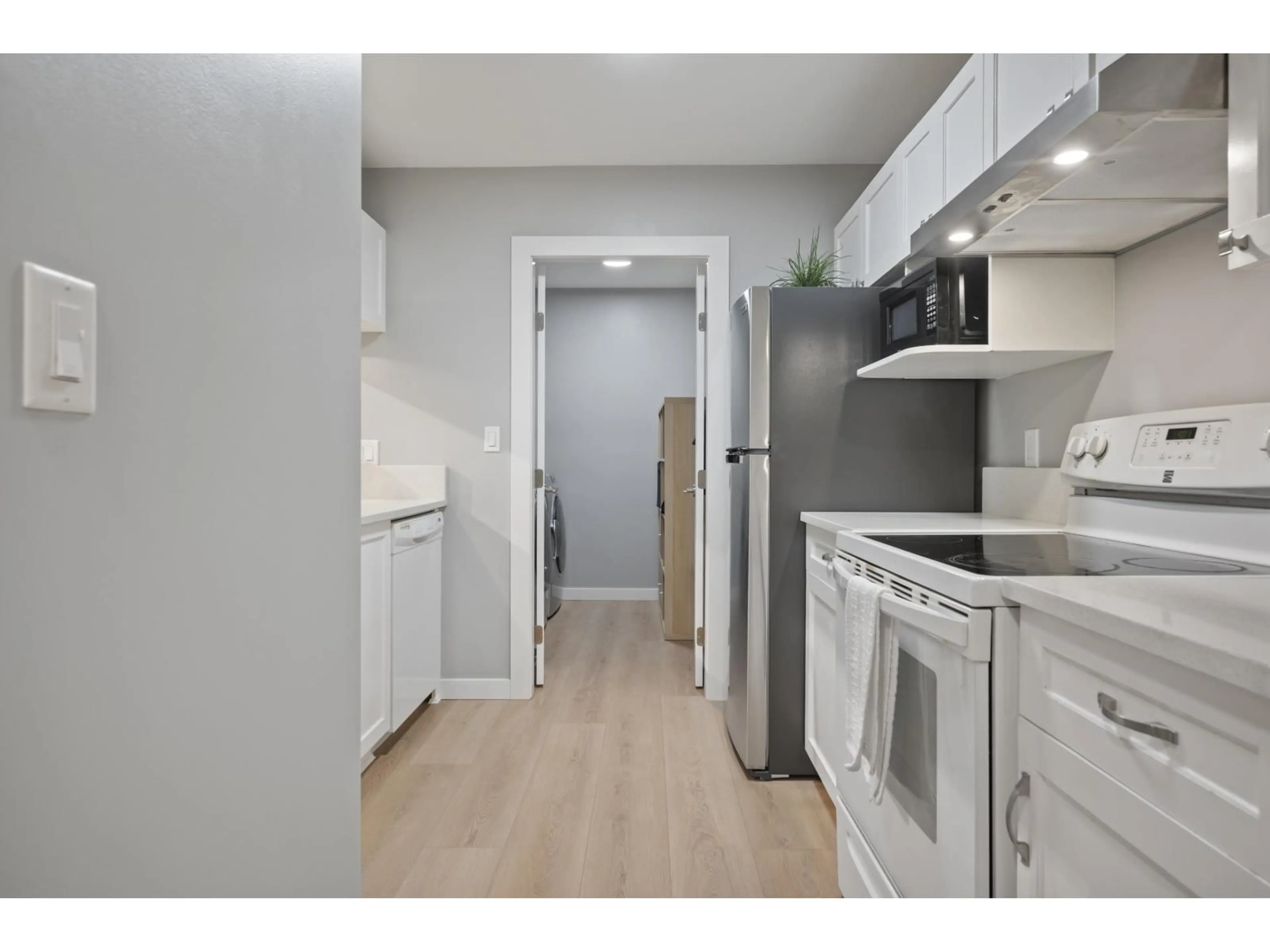 Standard kitchen, unknown for 217 - 20259 MICHAUD, Langley British Columbia V3A8L1
