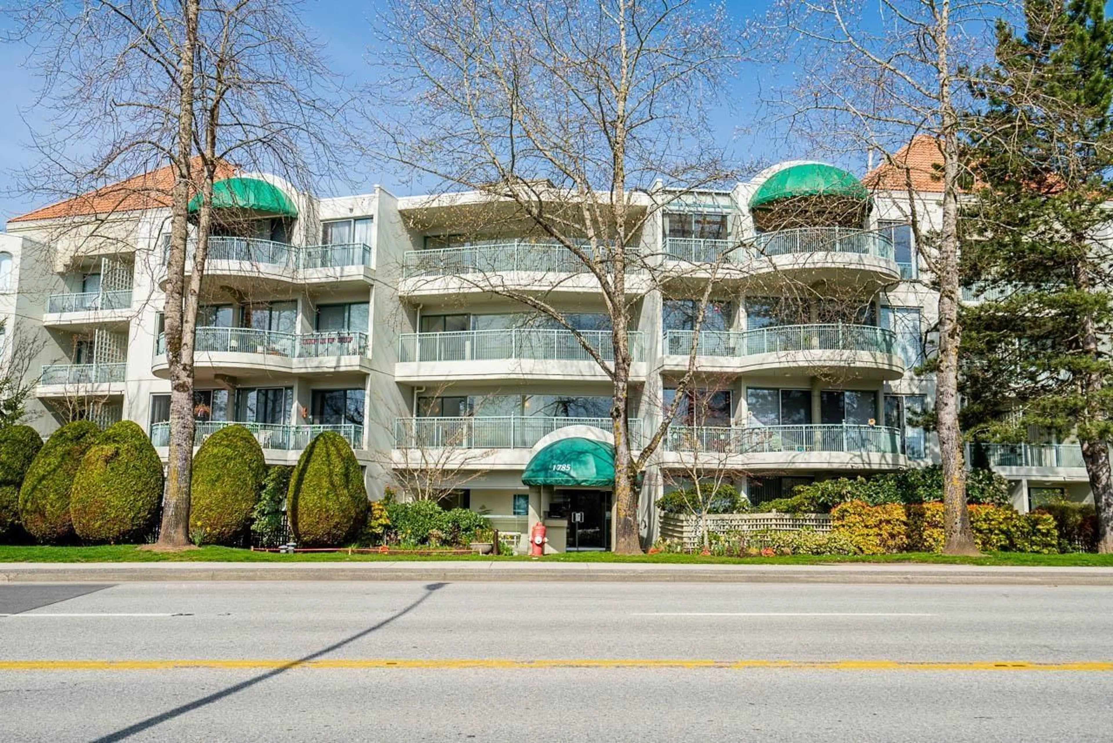 Unknown for 112 - 1785 MARTIN, Surrey British Columbia V4A9T5