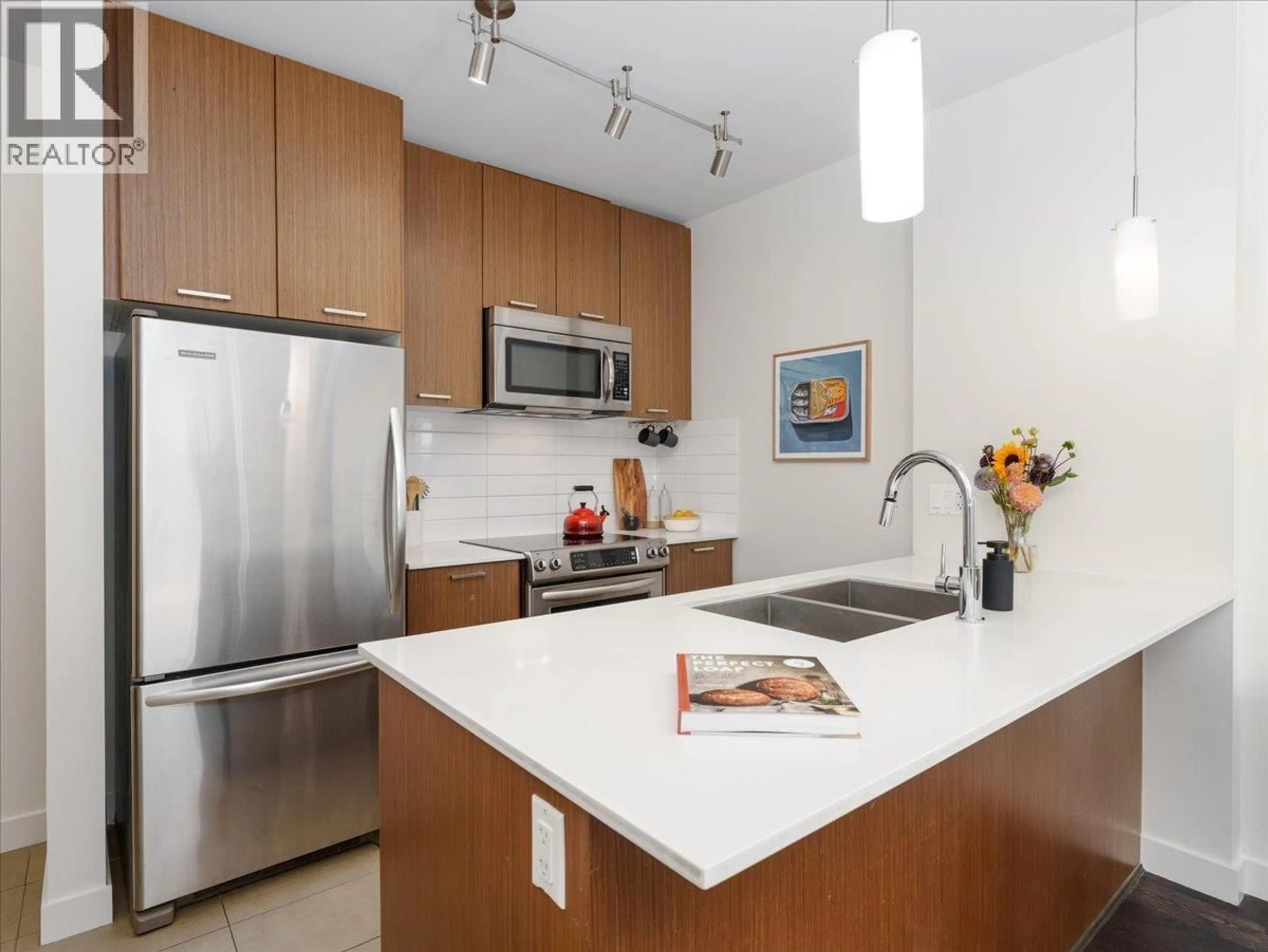 Unknown for 601 - 2321 SCOTIA STREET, Vancouver British Columbia V5T0A8