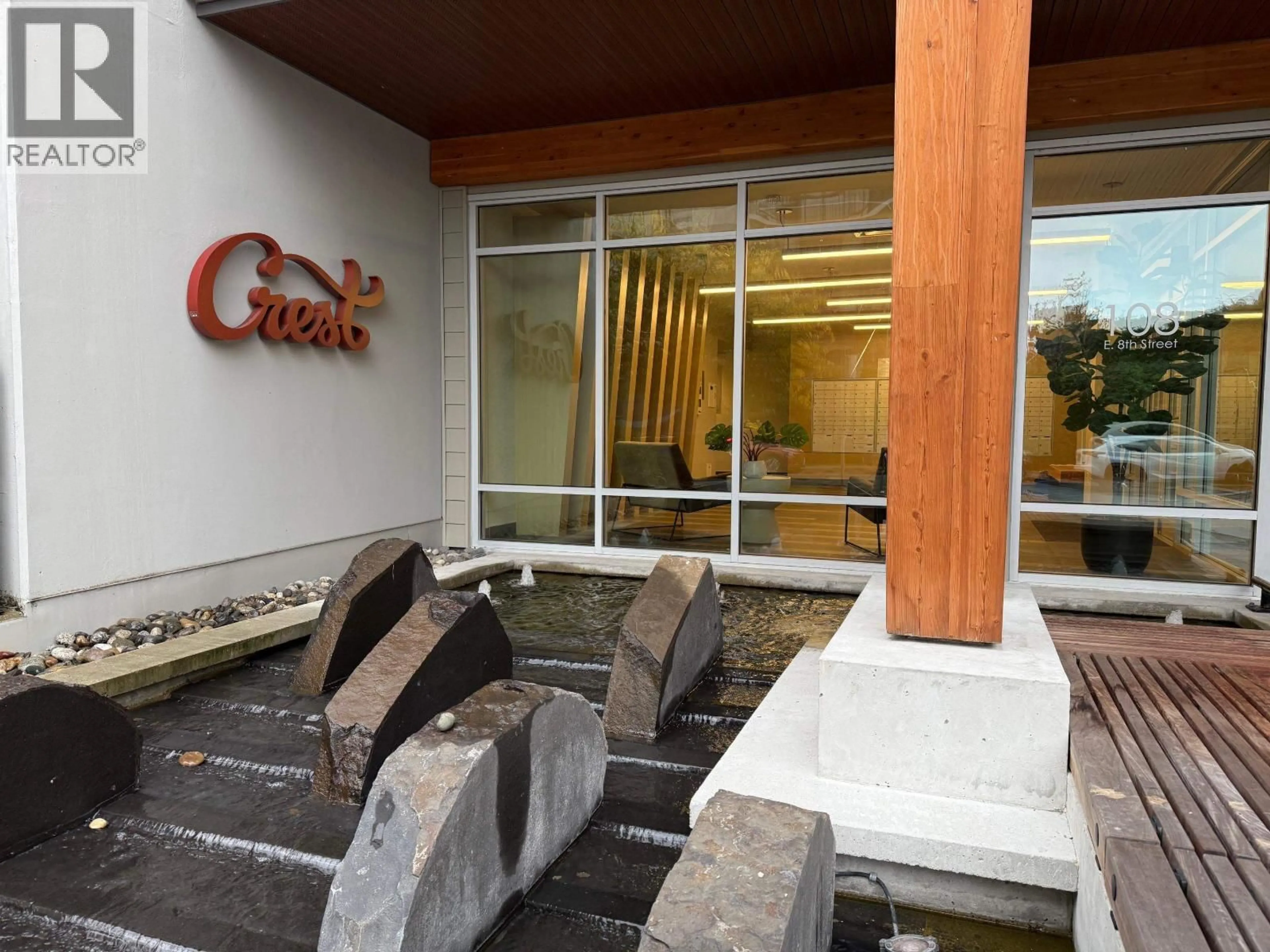 Lobby for 202 - 108 8TH STREET, North Vancouver British Columbia V7L0H1