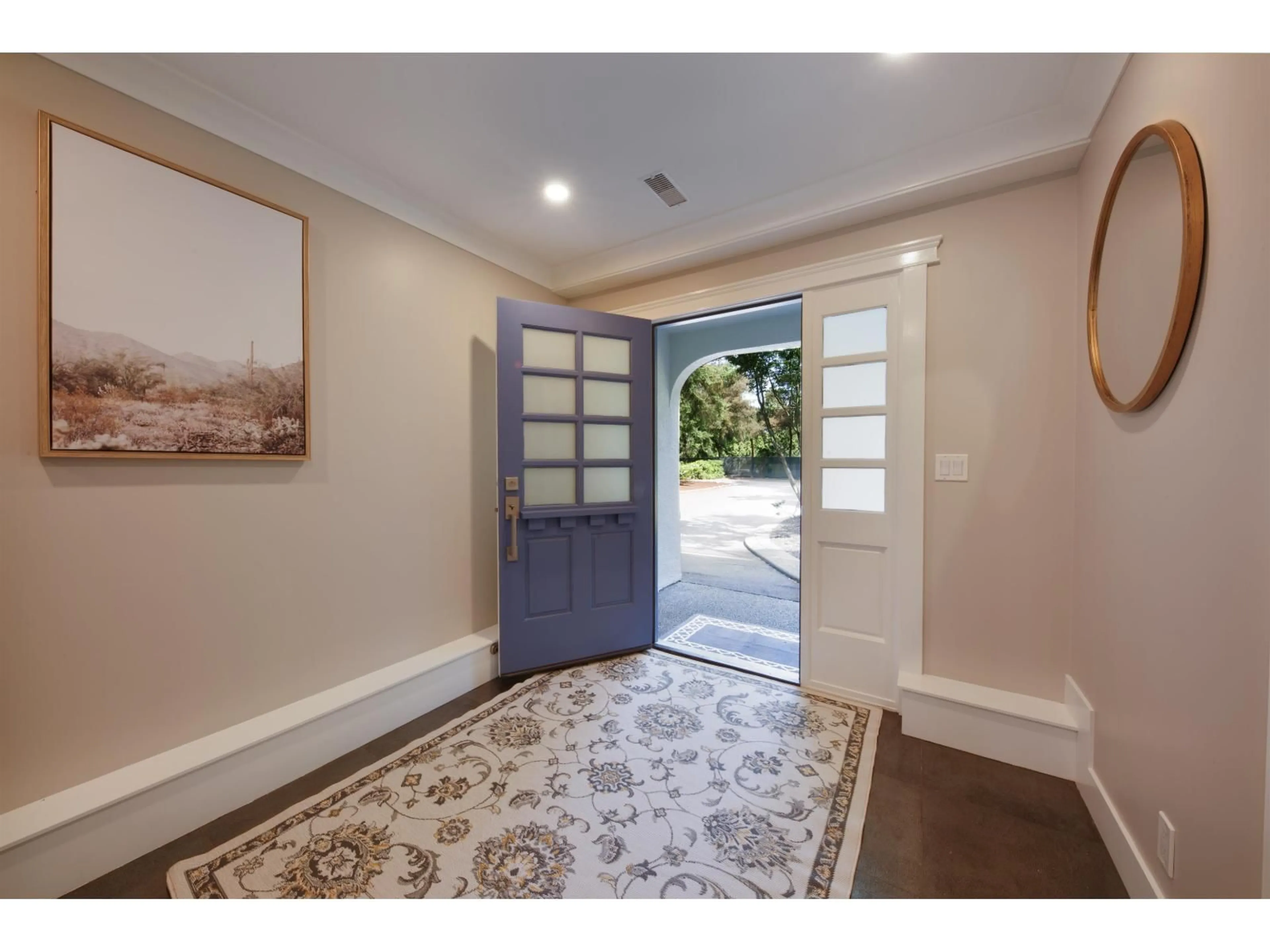 Indoor entryway for 14092 CRESCENT, Surrey British Columbia V4P1L4