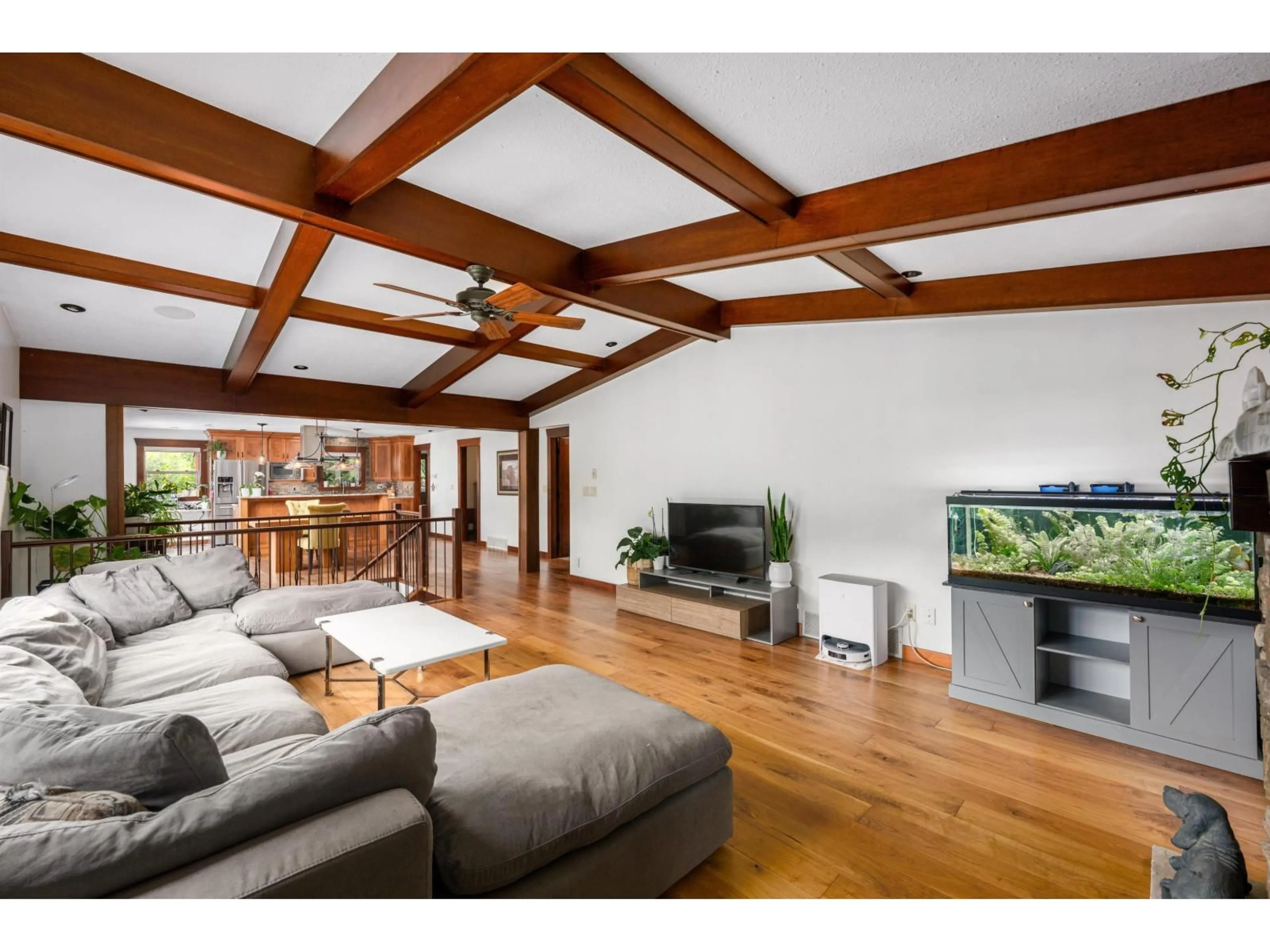 Living room with furniture, wood/laminate floor for 47903 HANSOM ROAD, Chilliwack British Columbia V2R4R9